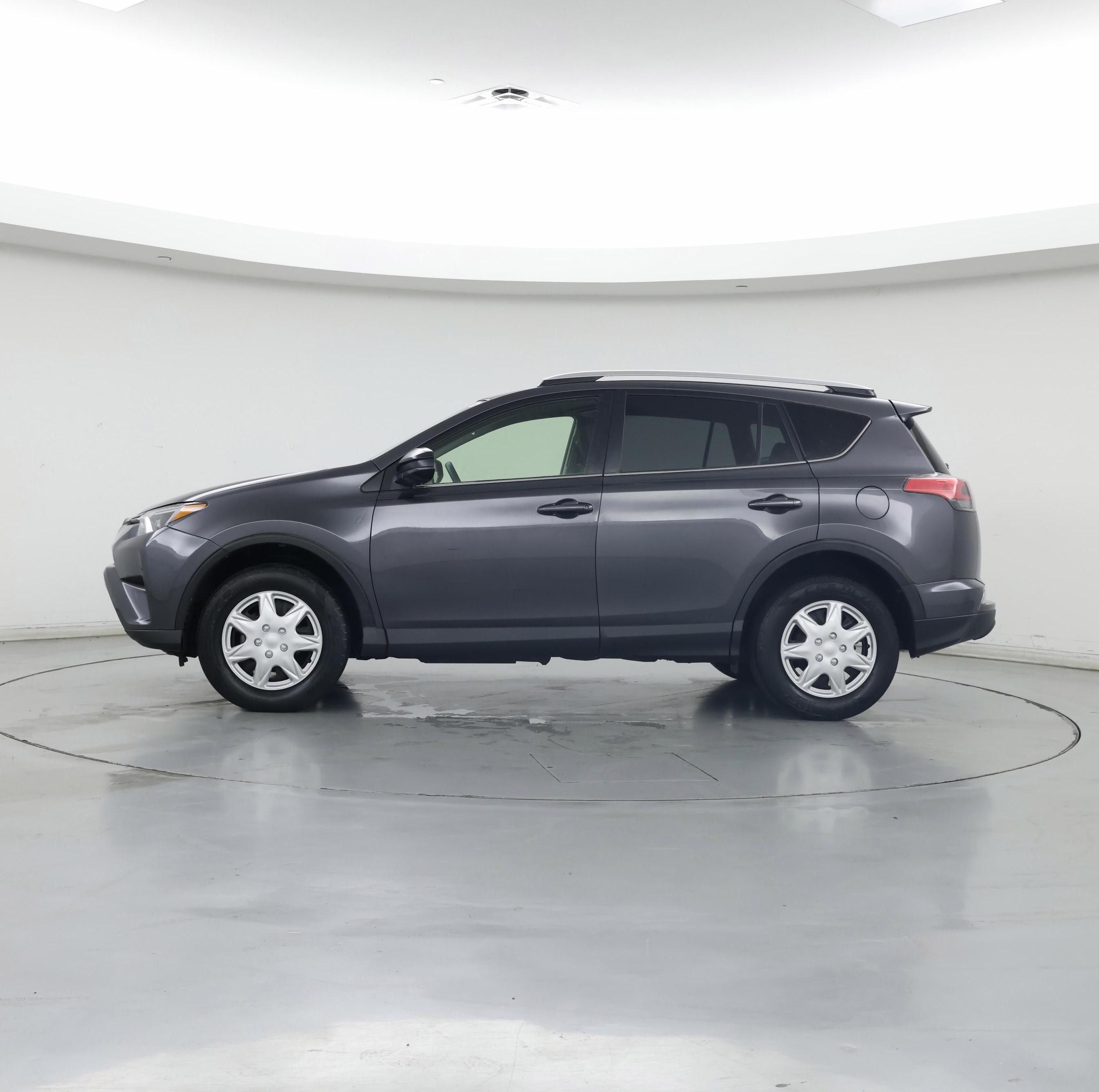 Thumbnail: 2016 Toyota RAV4 - 3
