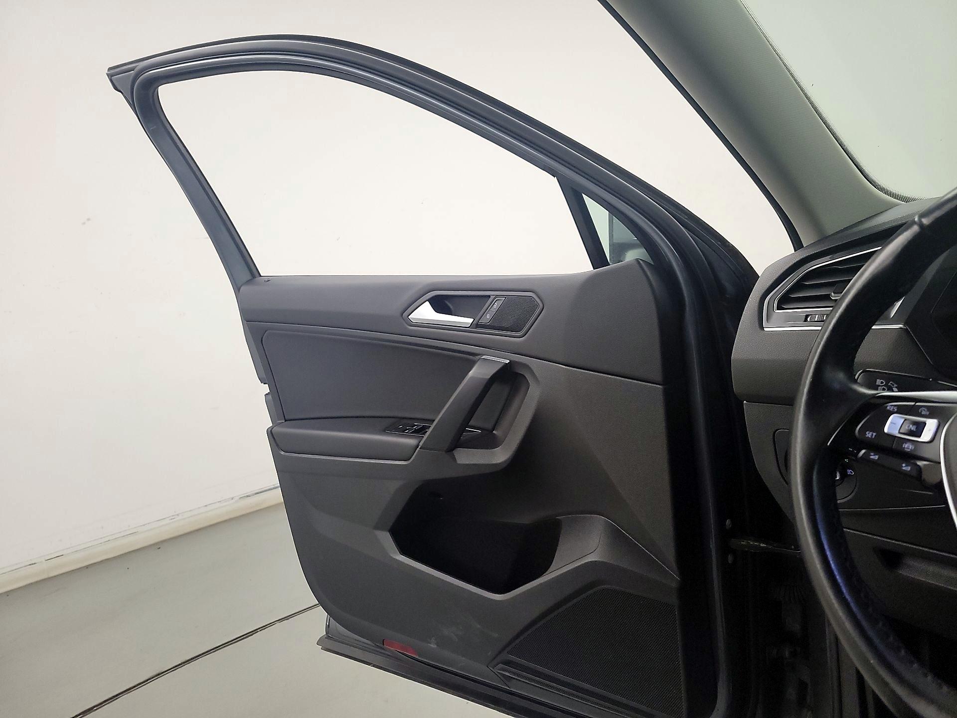 Thumbnail: 2019 Volkswagen Tiguan - 12