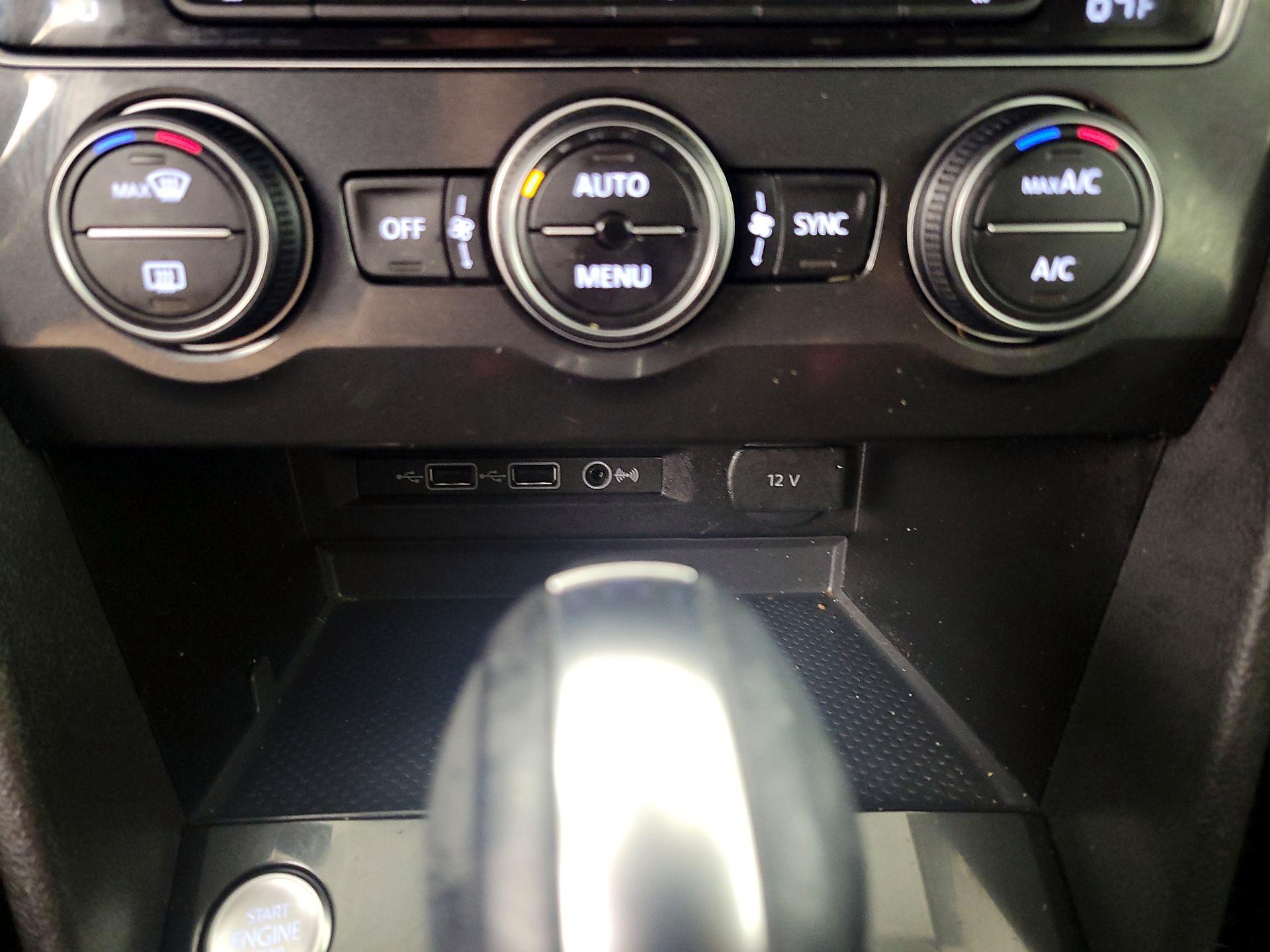 Thumbnail: 2019 Volkswagen Tiguan - 18