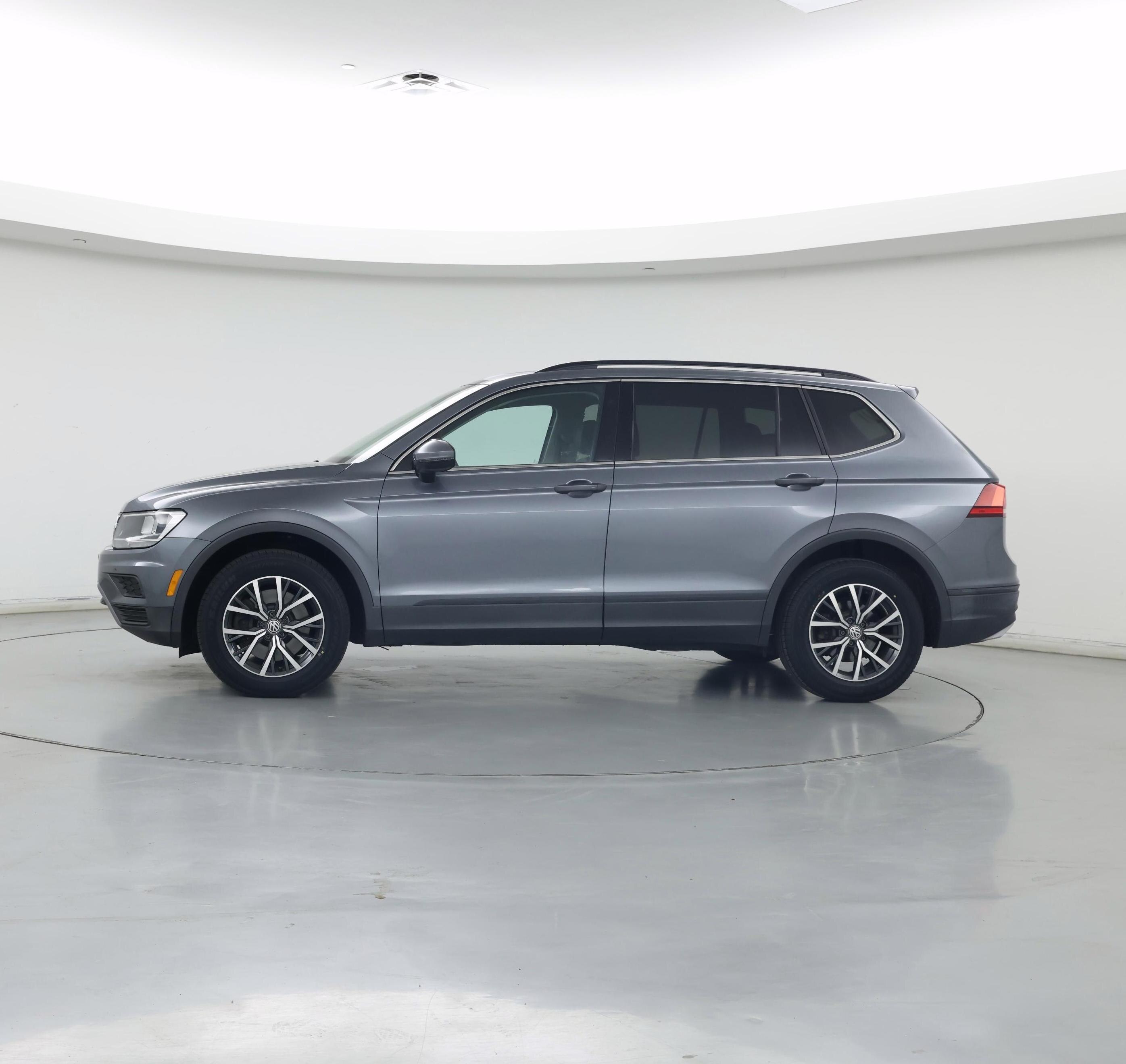 Thumbnail: 2019 Volkswagen Tiguan - 3