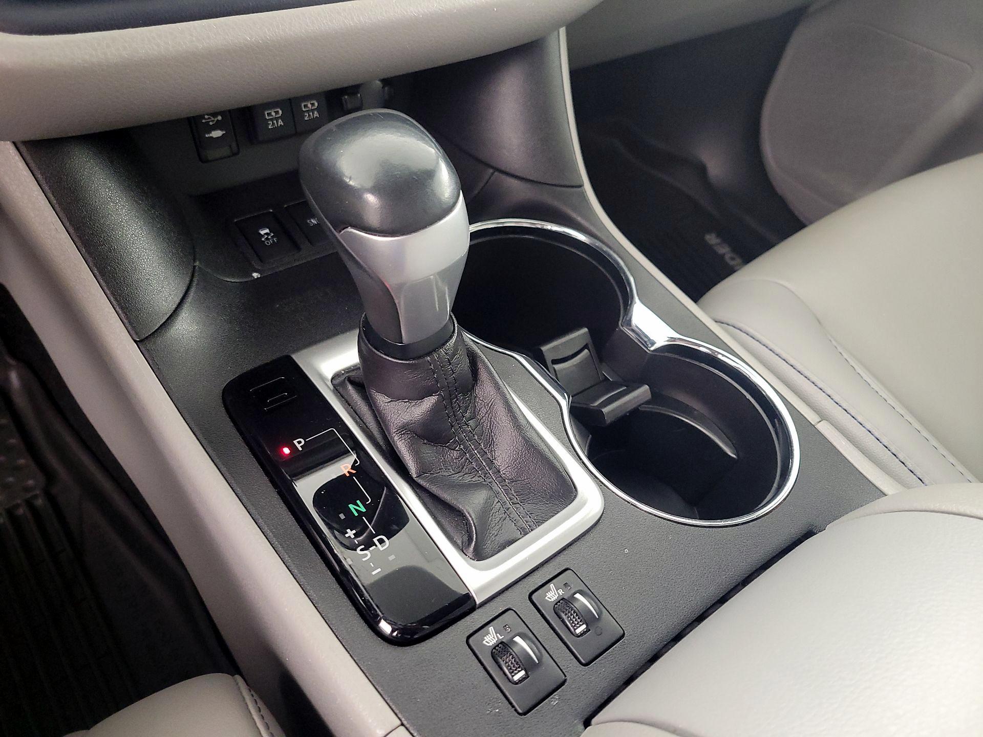 Thumbnail: 2019 Toyota Highlander - 18