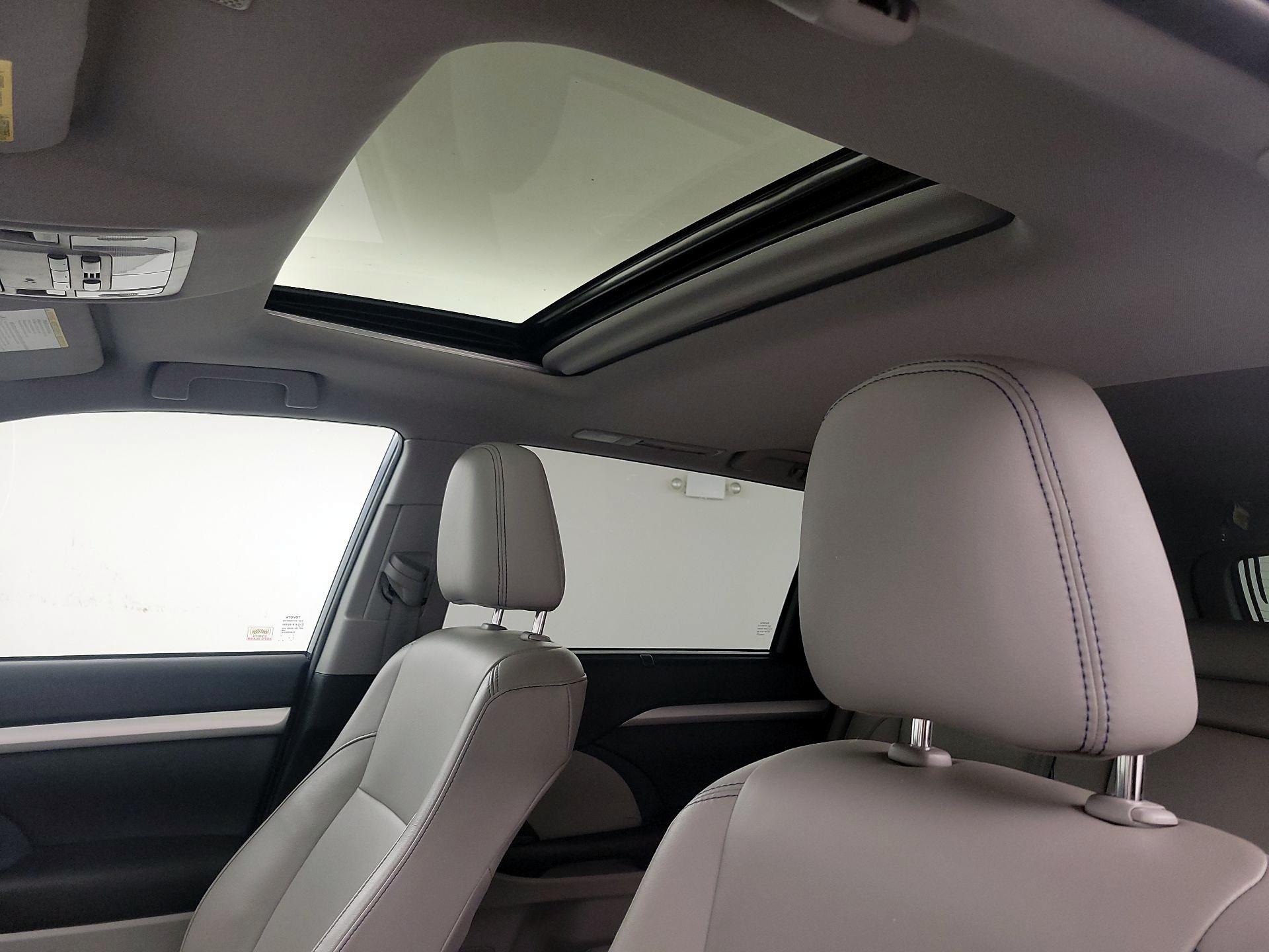 Thumbnail: 2019 Toyota Highlander - 20