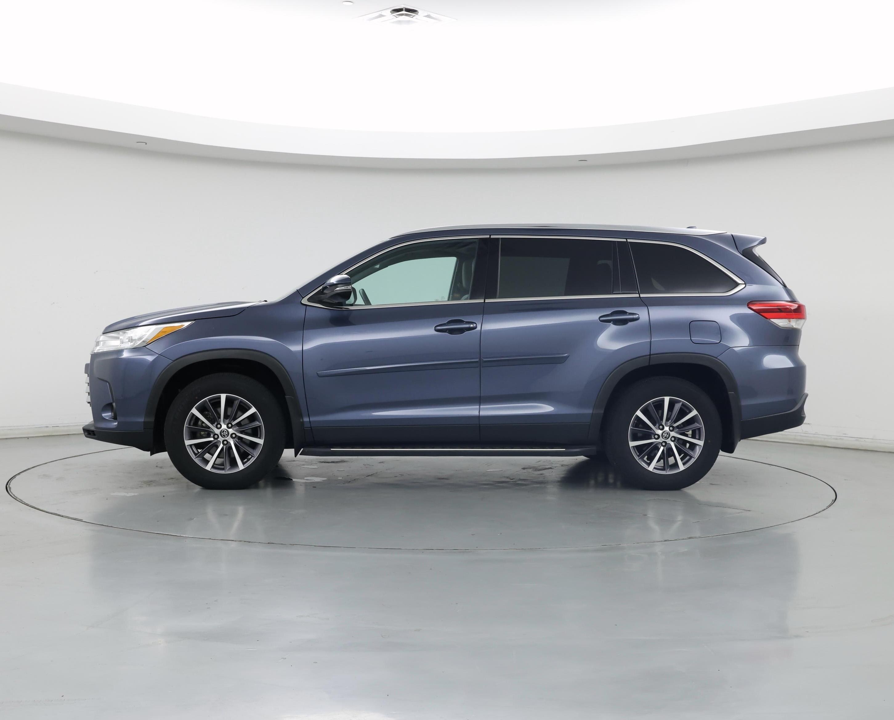 Thumbnail: 2019 Toyota Highlander - 3