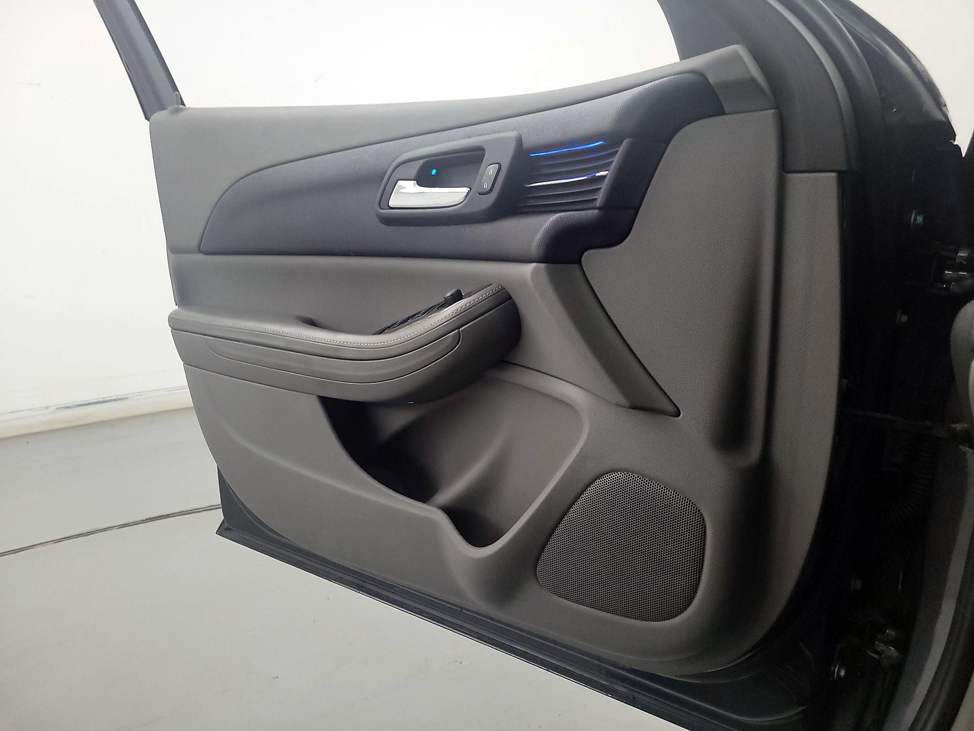 Thumbnail: 2015 Chevrolet Malibu - 12