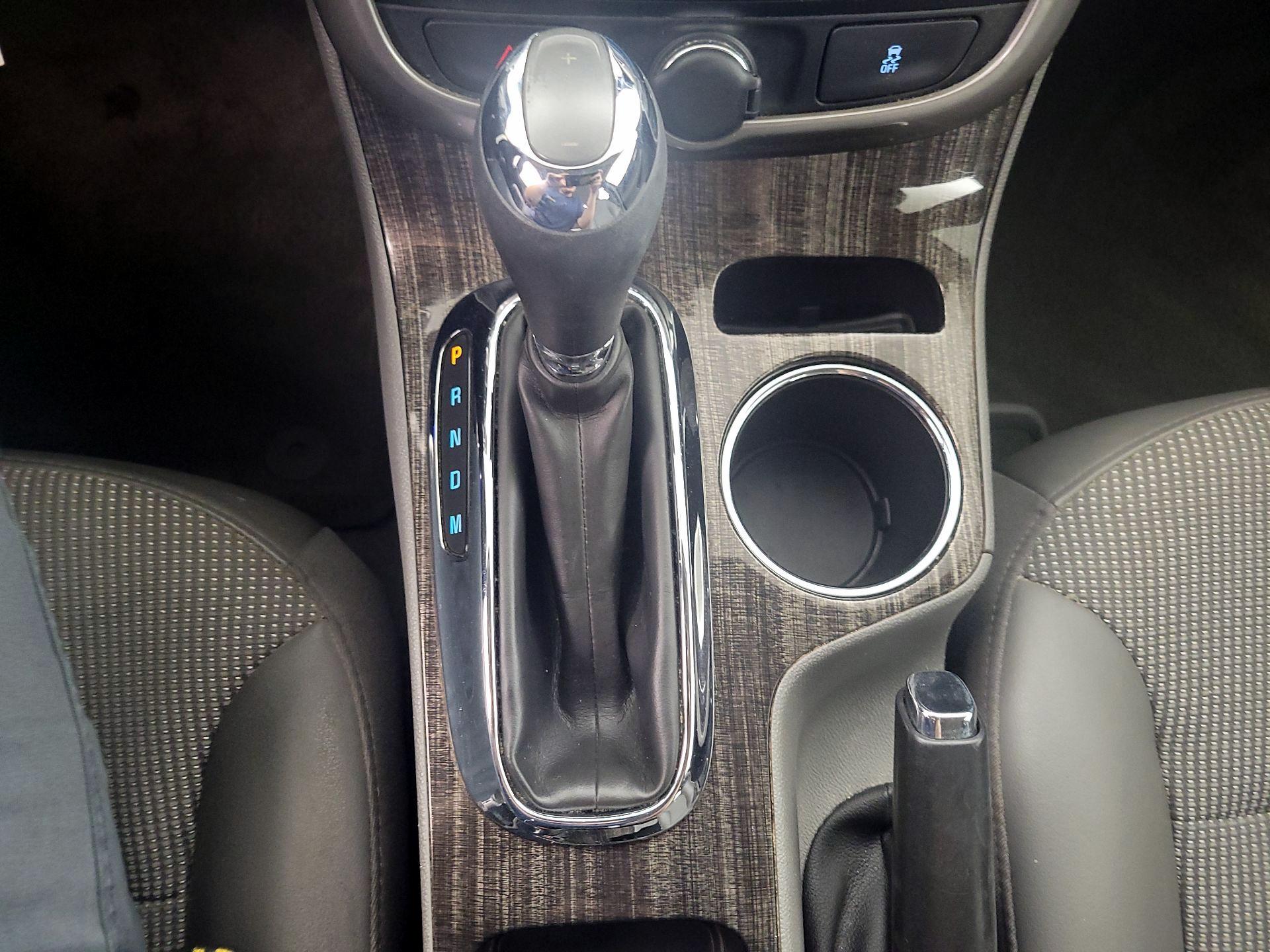 Thumbnail: 2015 Chevrolet Malibu - 17