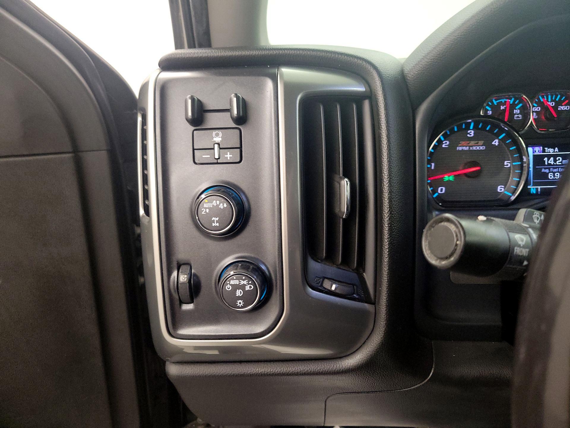 Thumbnail: 2018 Chevrolet Silverado 1500 - 13