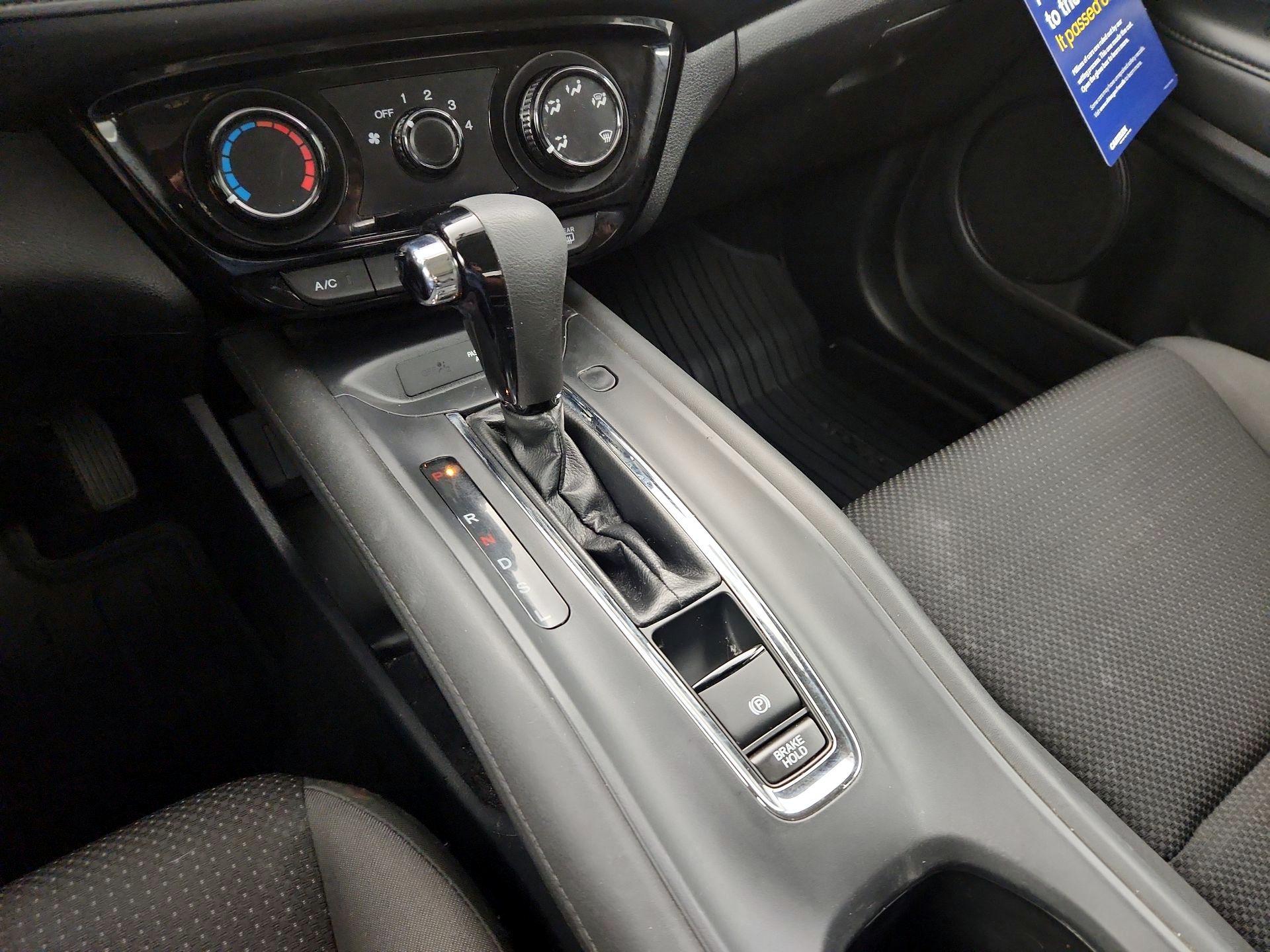 Thumbnail: 2019 Honda HR-V - 17