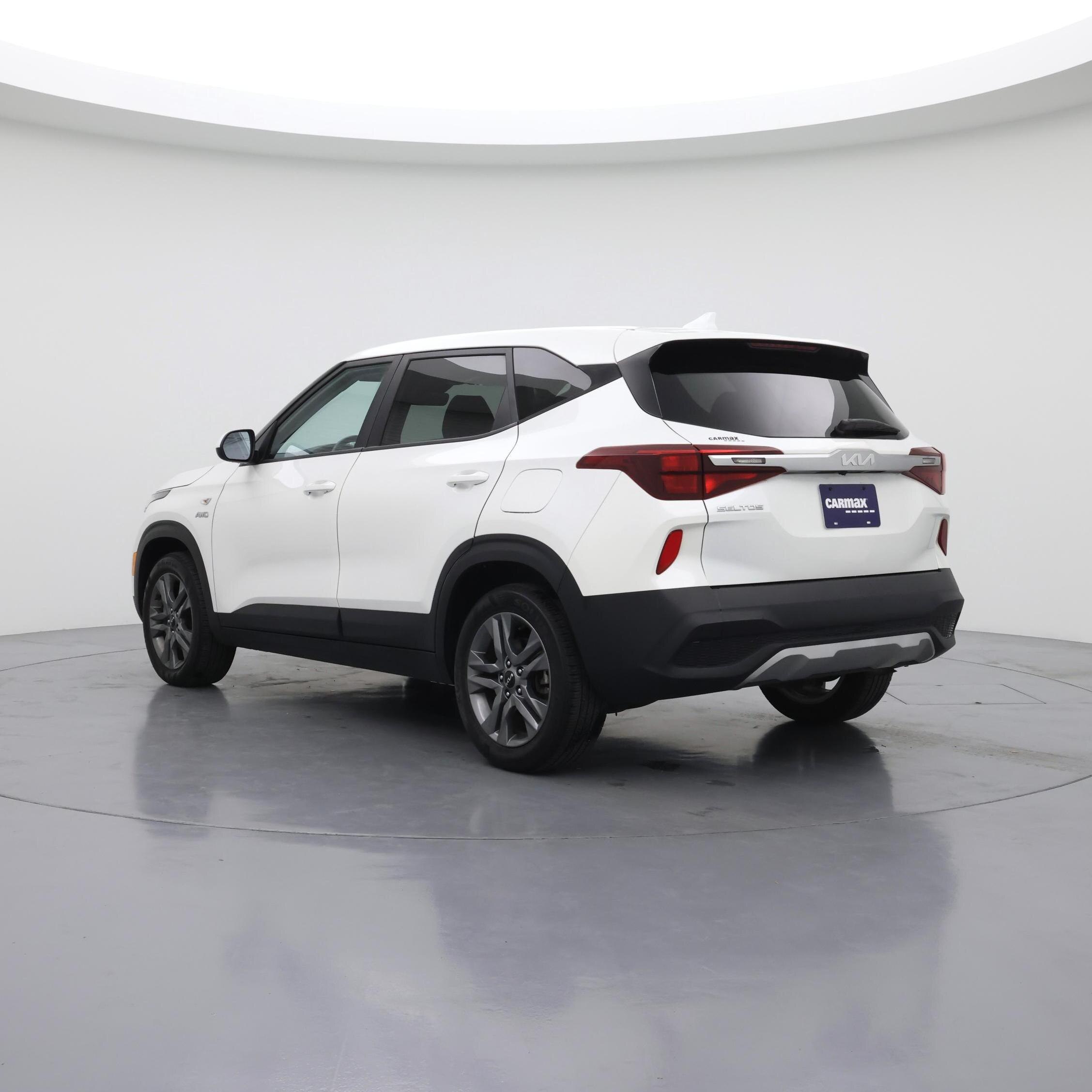 Thumbnail: 2023 Kia Seltos - 2