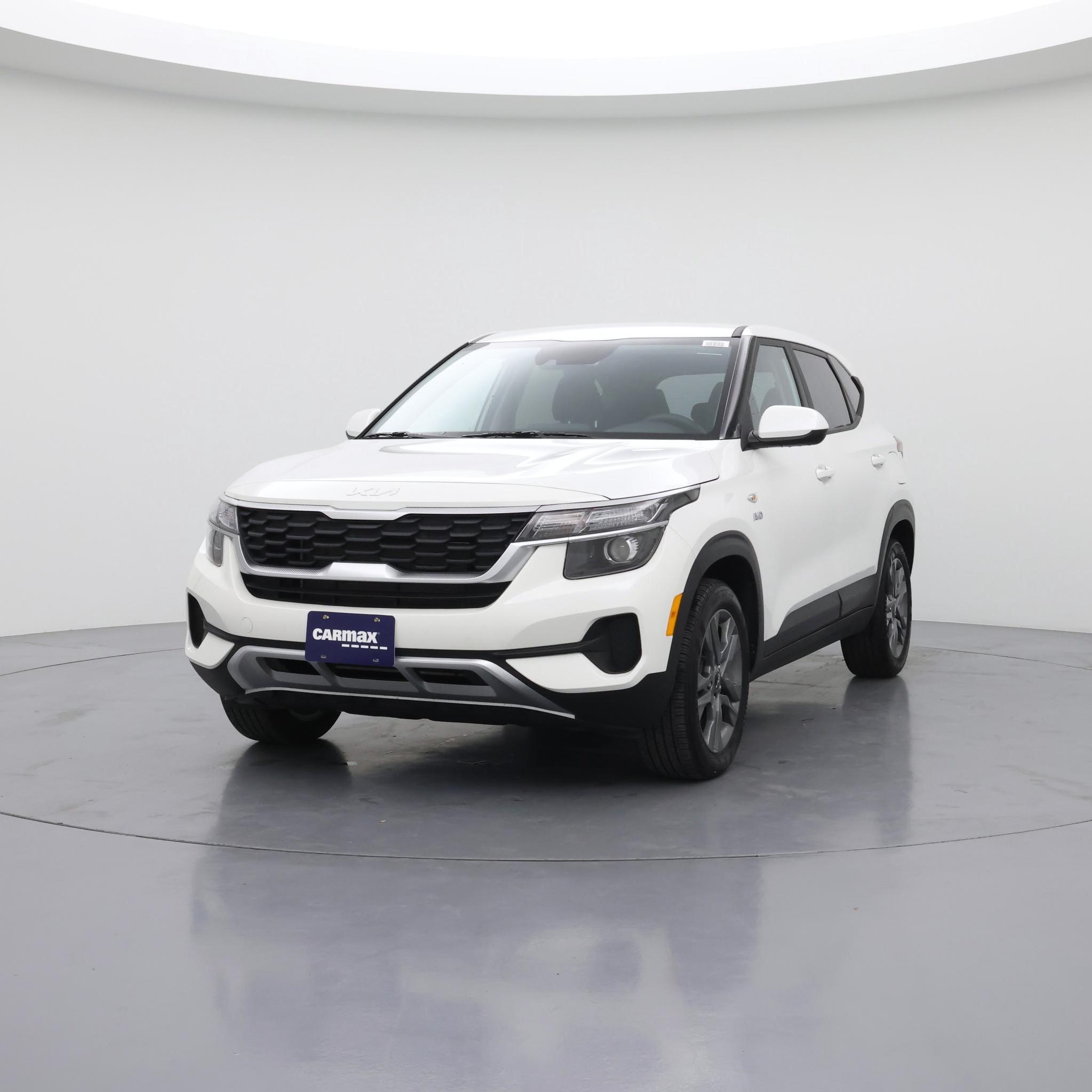 Thumbnail: 2023 Kia Seltos - 4