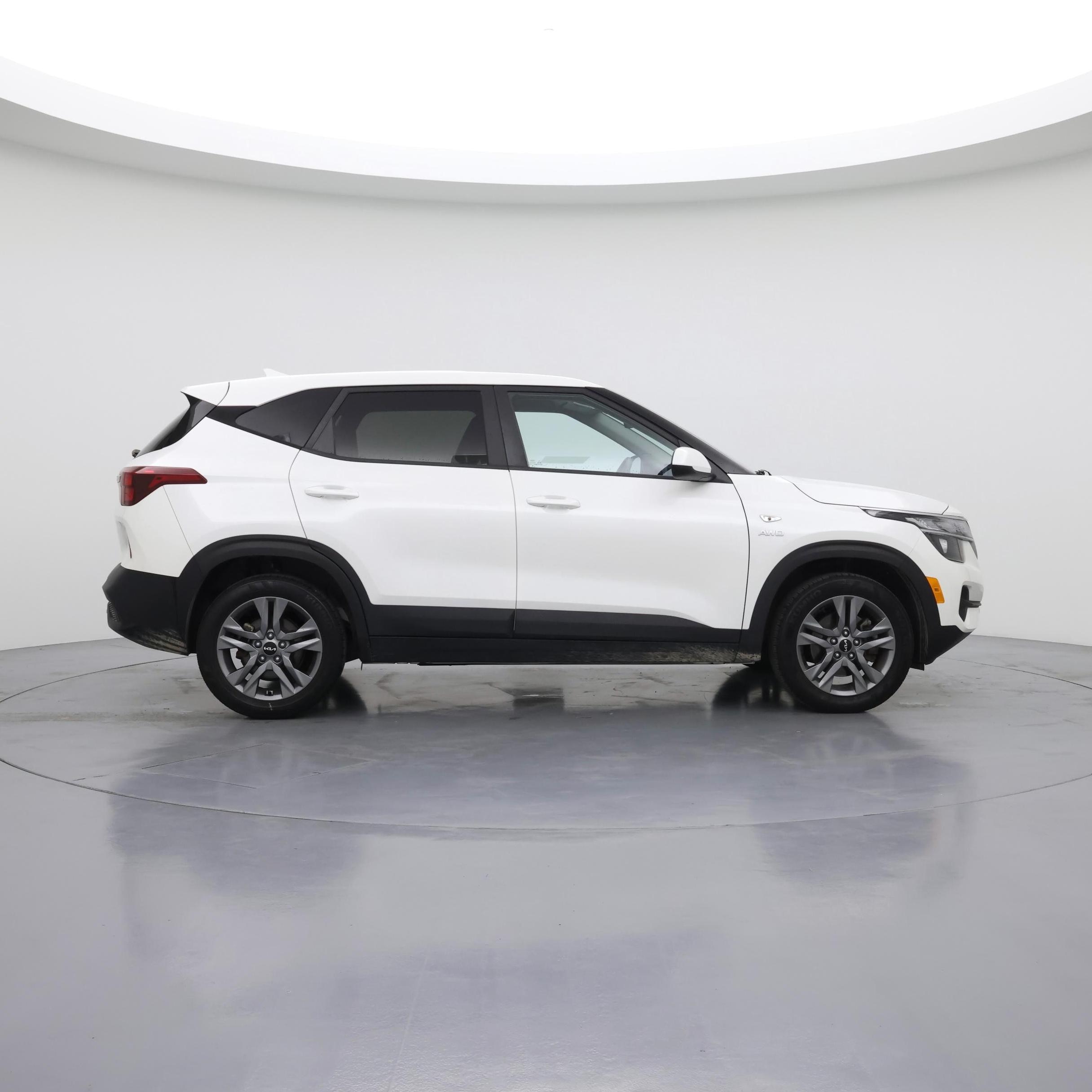 Thumbnail: 2023 Kia Seltos - 7