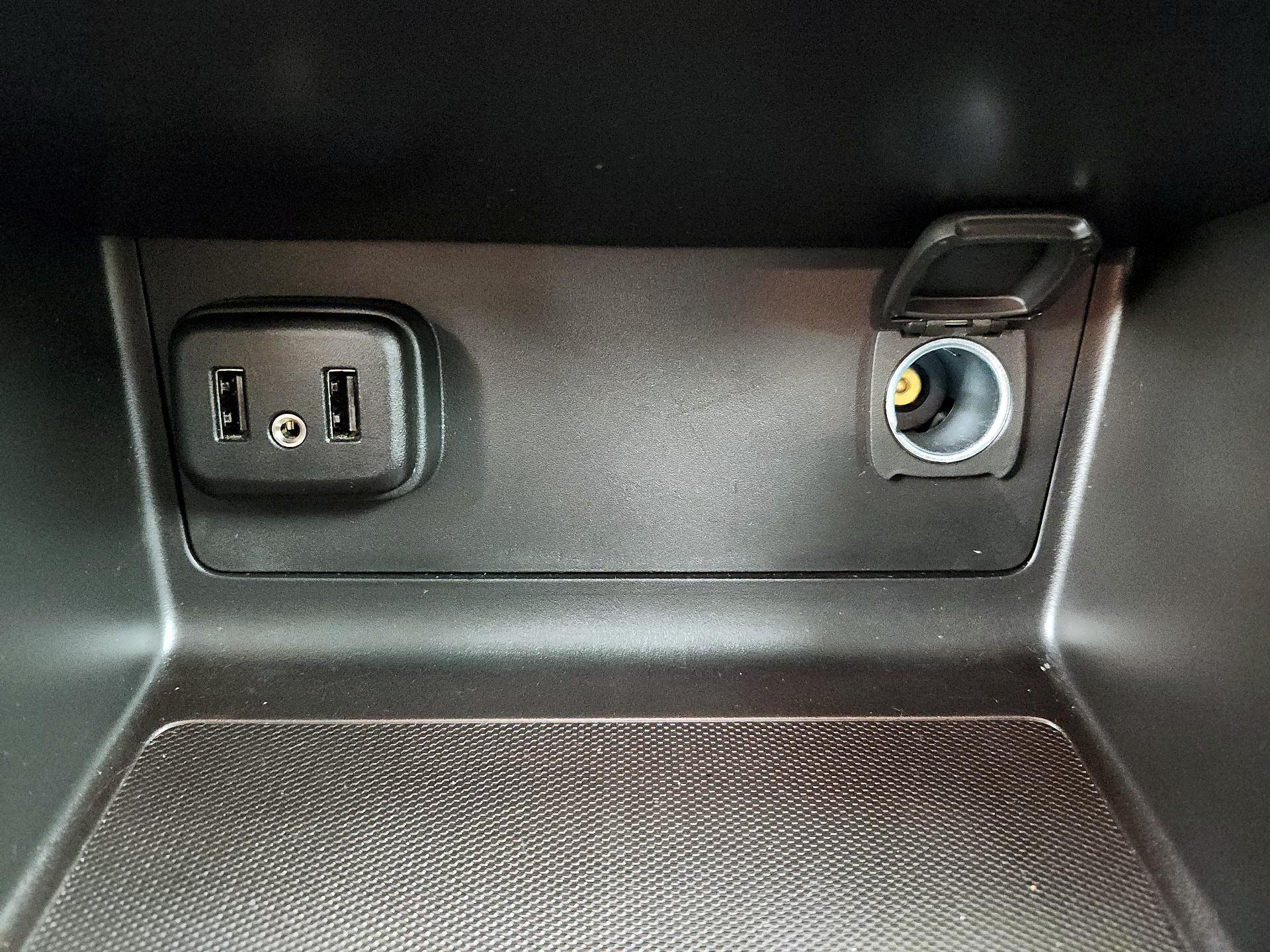 Thumbnail: 2022 Chevrolet Colorado - 16