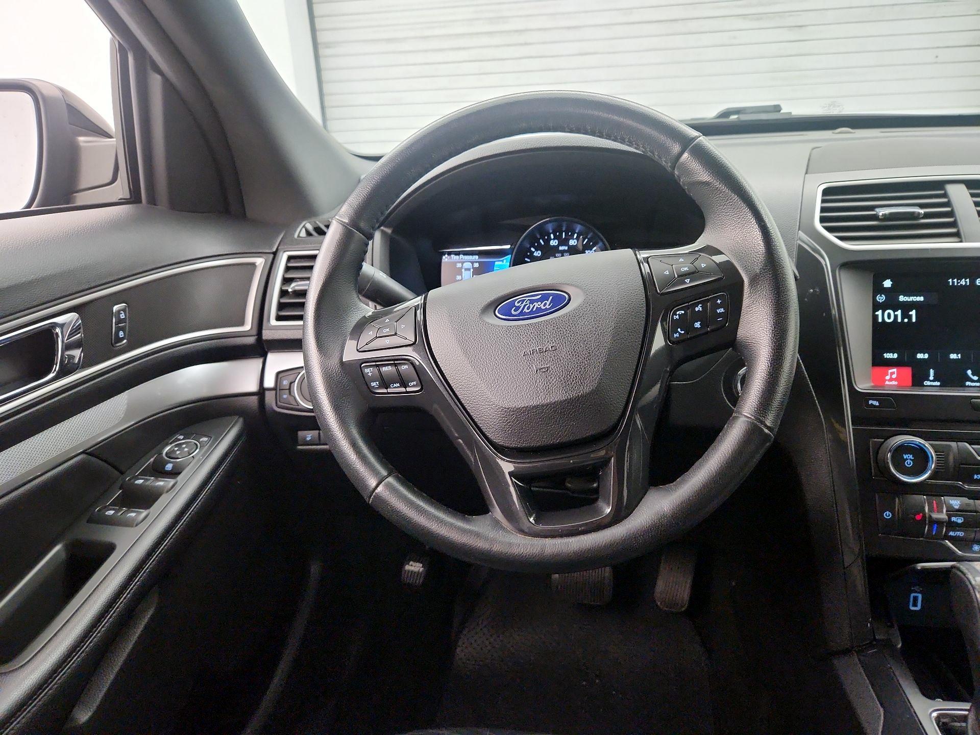 Thumbnail: 2017 Ford Explorer - 10
