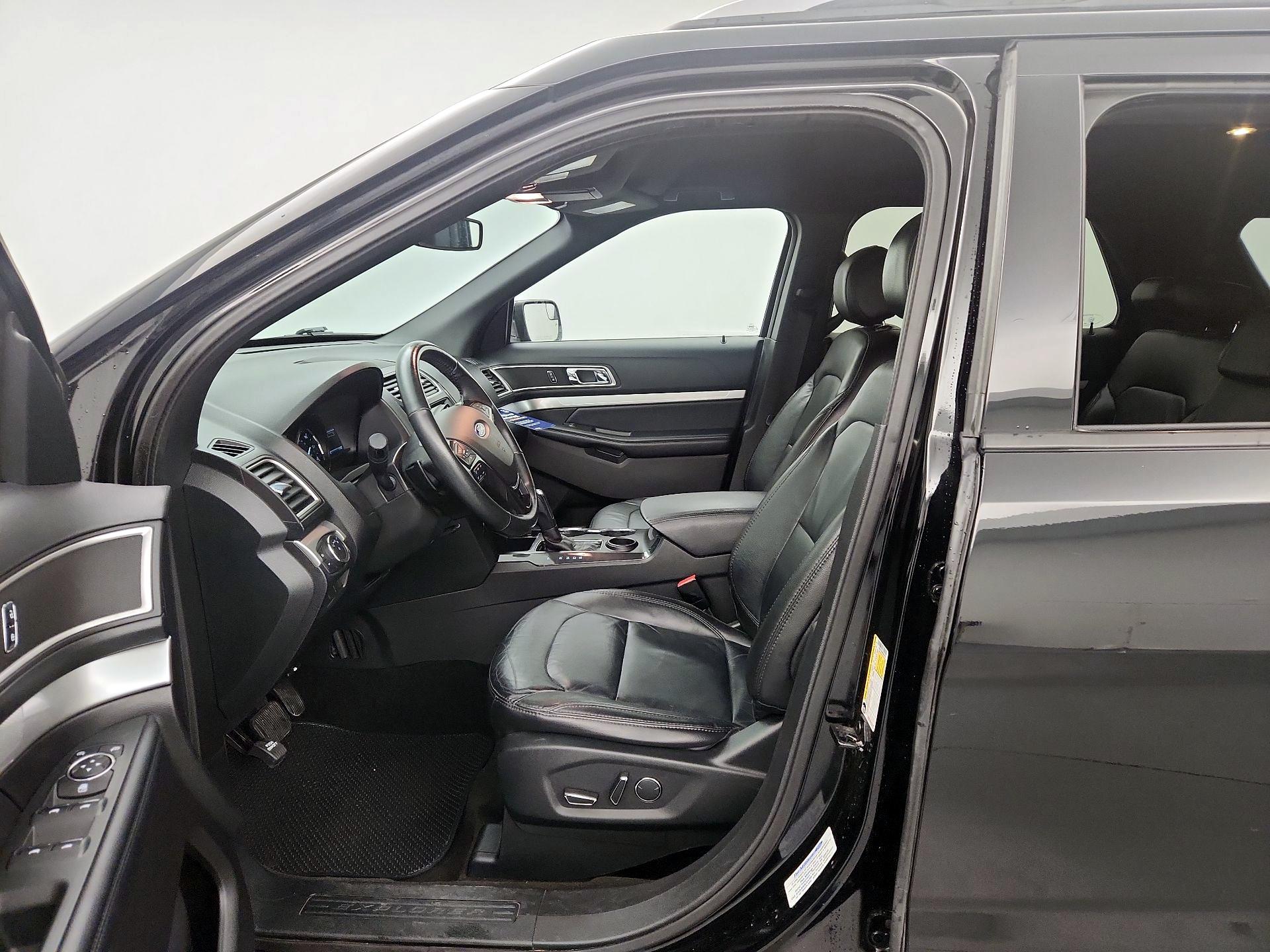 Thumbnail: 2017 Ford Explorer - 11