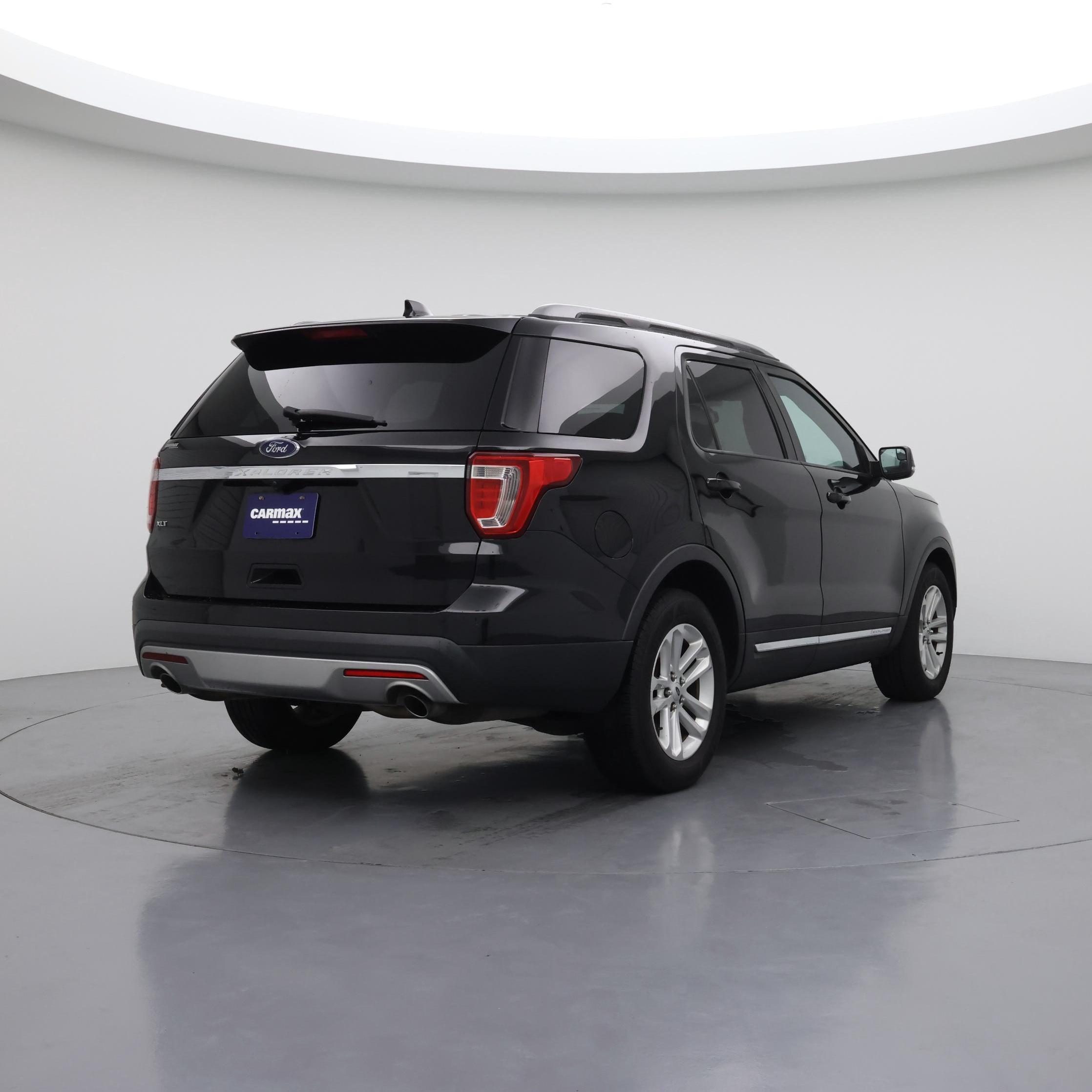 Thumbnail: 2017 Ford Explorer - 8