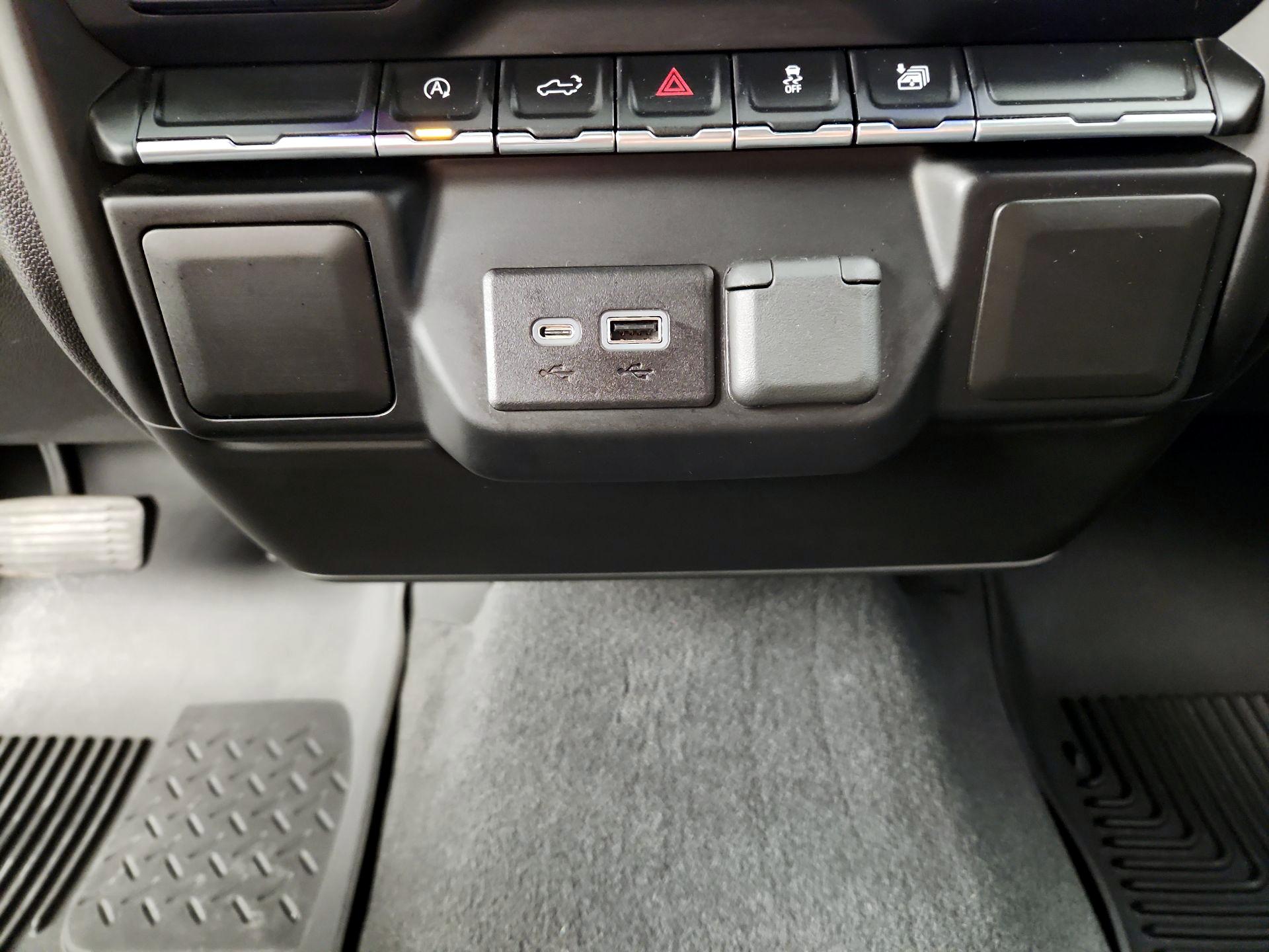 Thumbnail: 2022 Chevrolet Silverado 1500 - 18