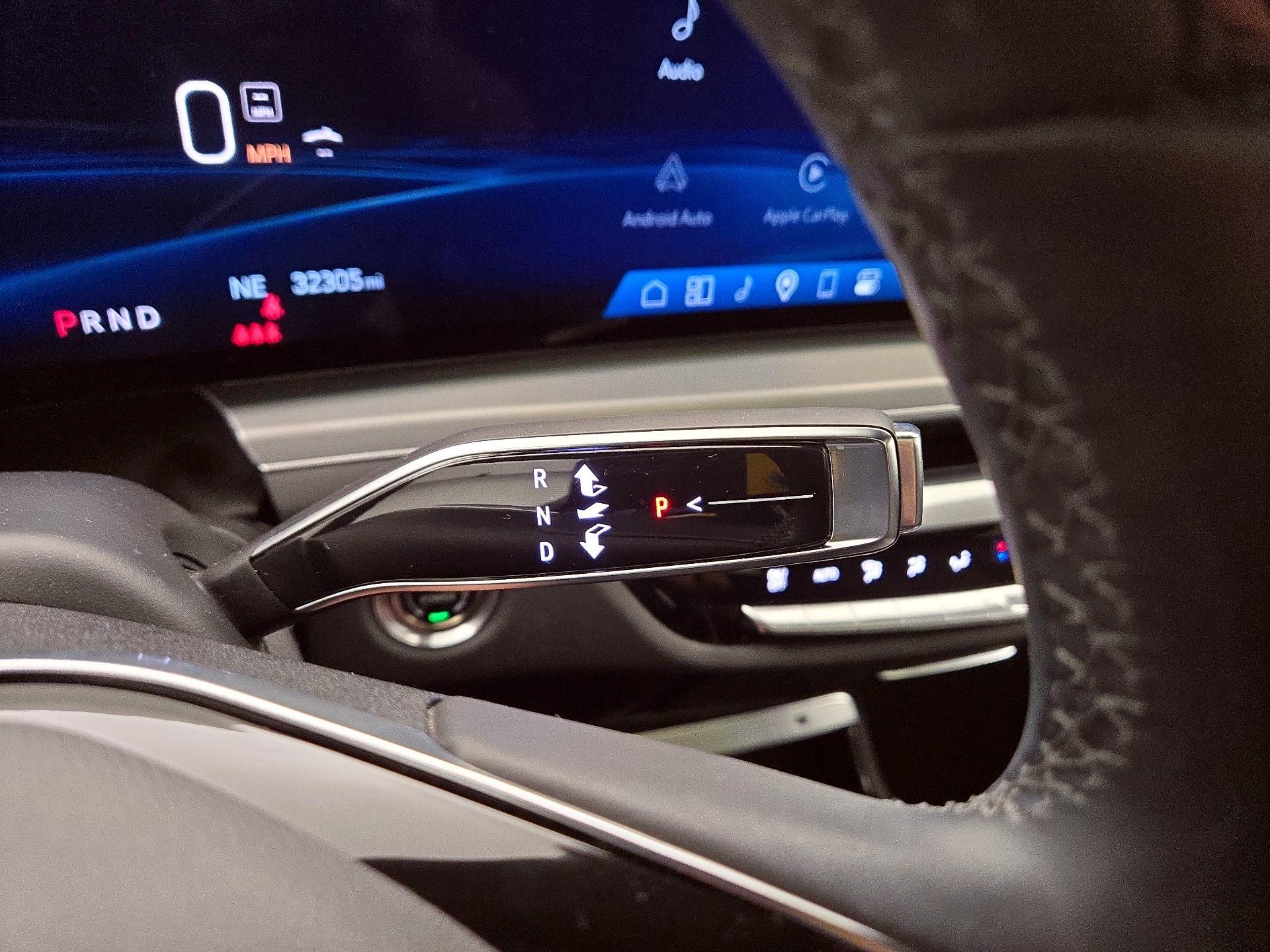 Thumbnail: 2024 Cadillac Lyriq - 17