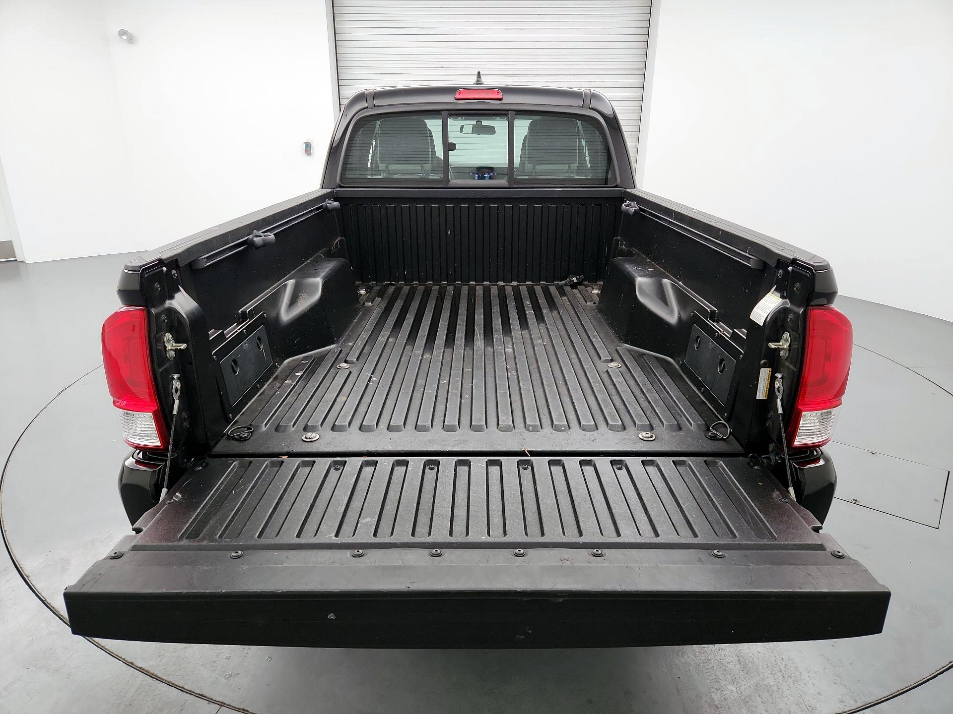 Thumbnail: 2017 Toyota Tacoma - 17