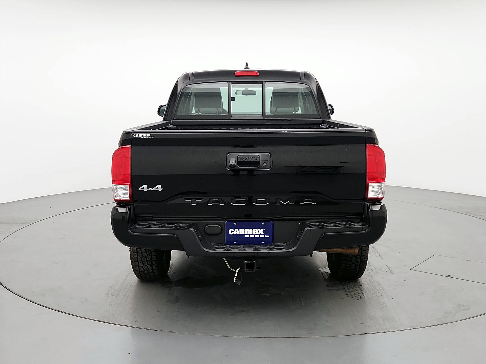Thumbnail: 2017 Toyota Tacoma - 6