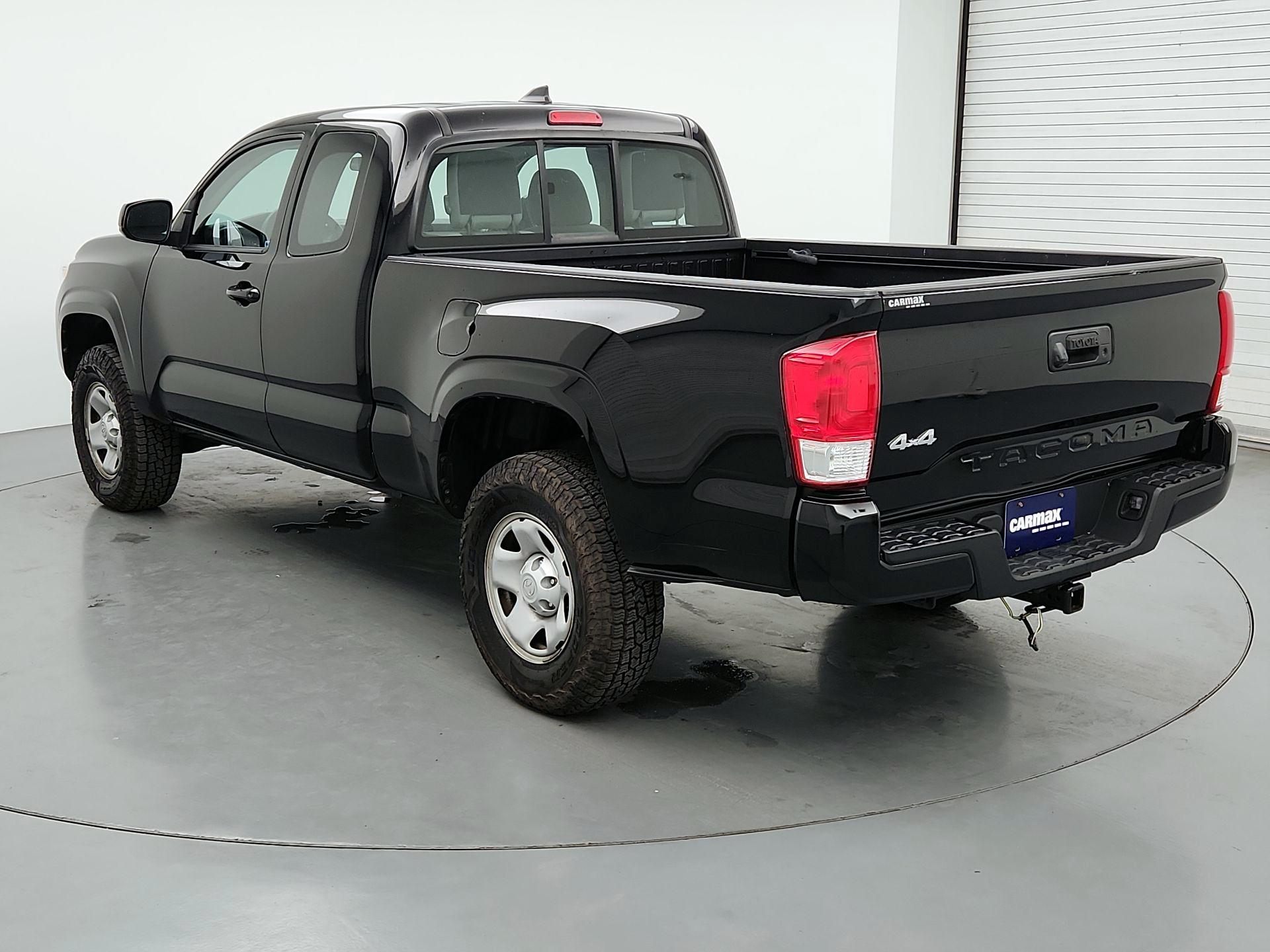 Thumbnail: 2017 Toyota Tacoma - 7