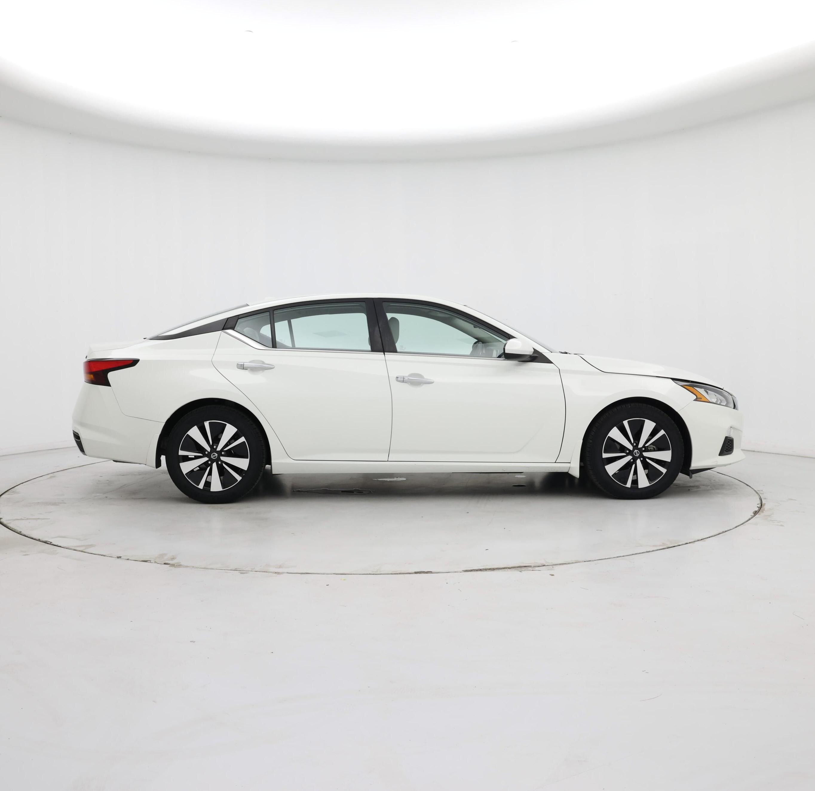 Thumbnail: 2022 Nissan Altima - 7