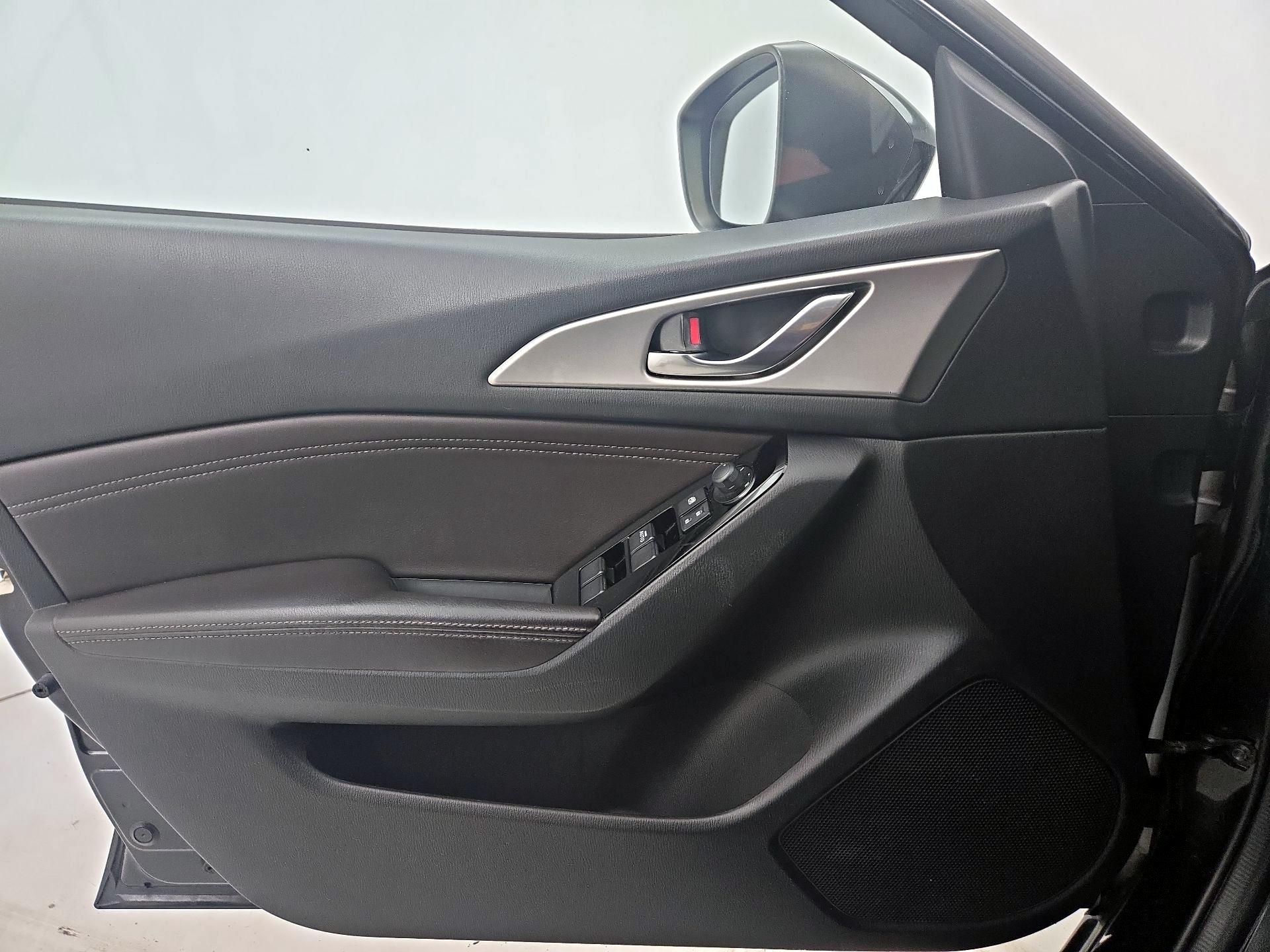 Thumbnail: 2017 Mazda Mazda3 - 12