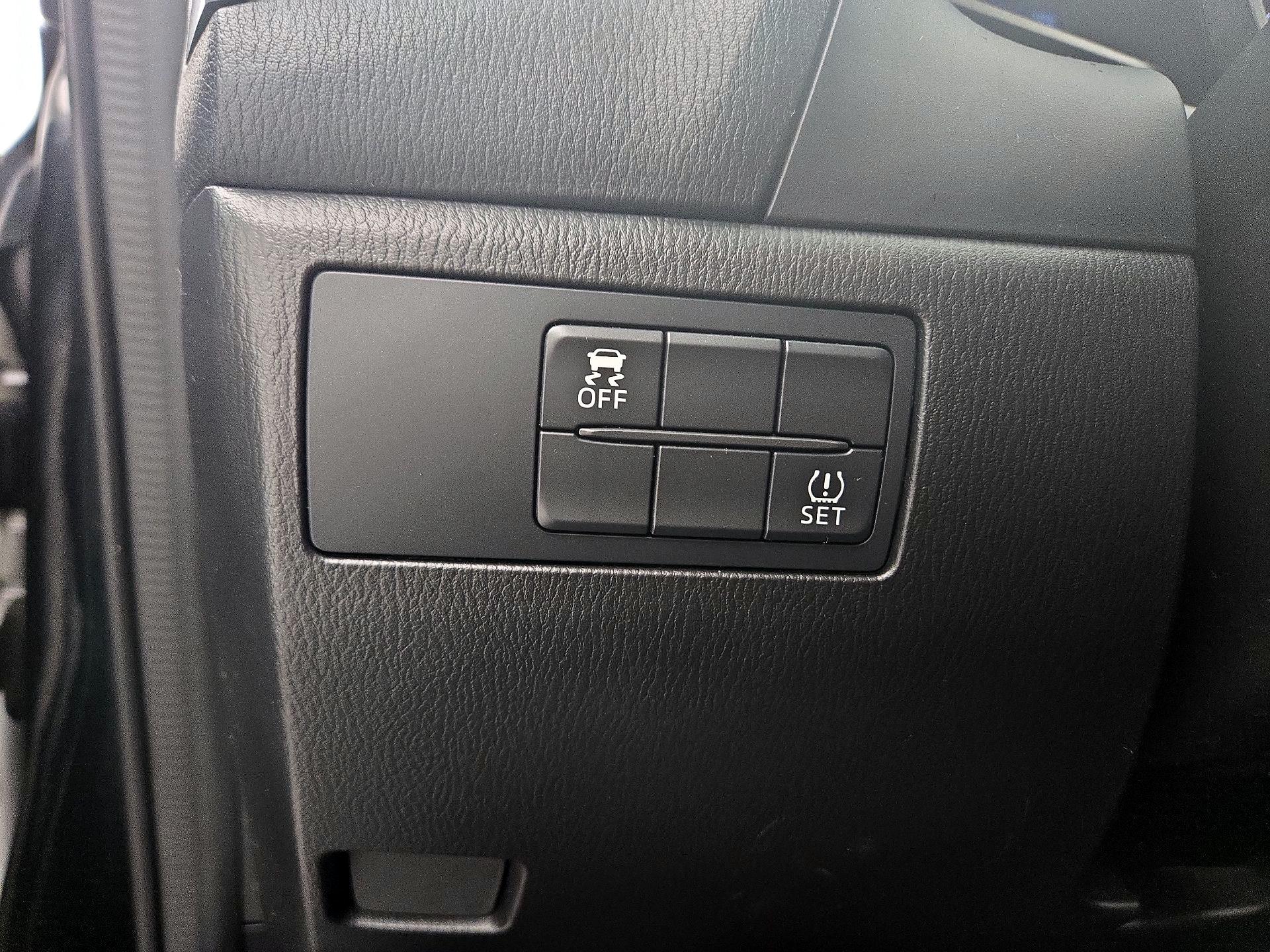 Thumbnail: 2017 Mazda Mazda3 - 13