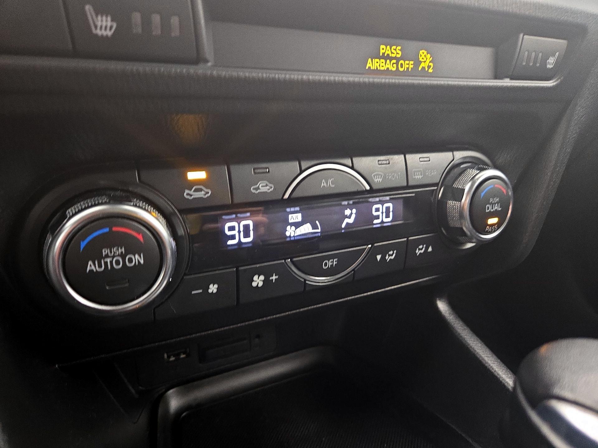 Thumbnail: 2017 Mazda Mazda3 - 17