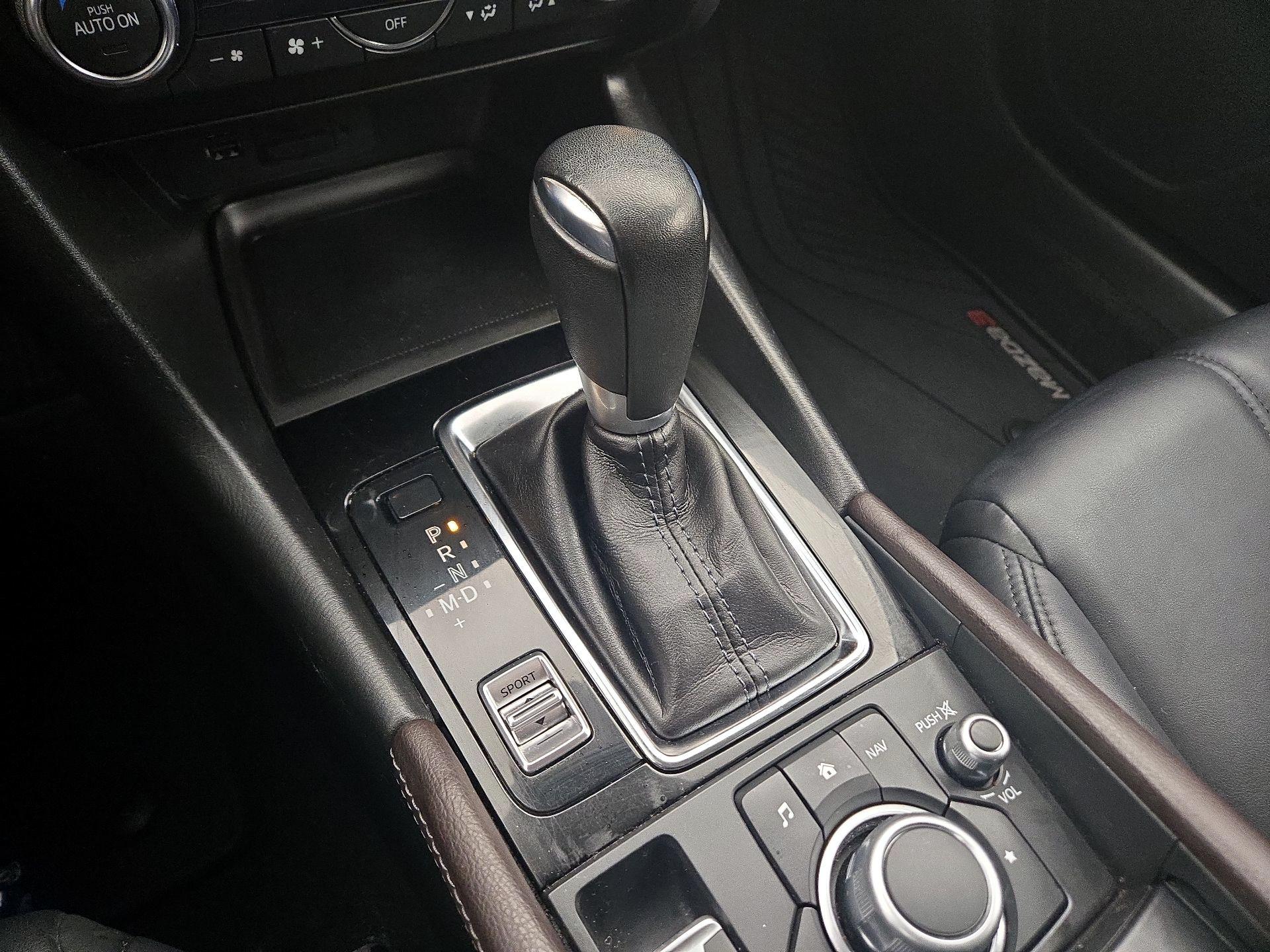 Thumbnail: 2017 Mazda Mazda3 - 18