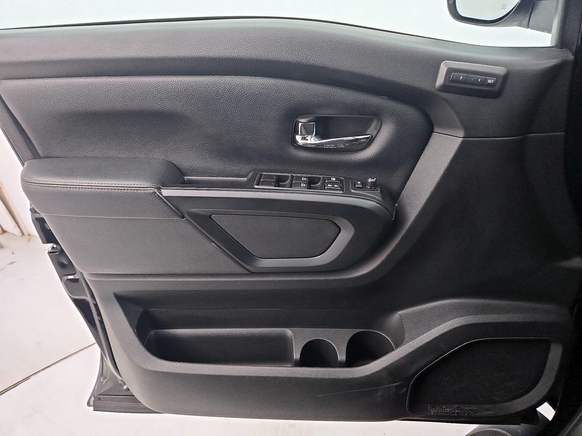 Thumbnail: 2018 Nissan Titan - 12