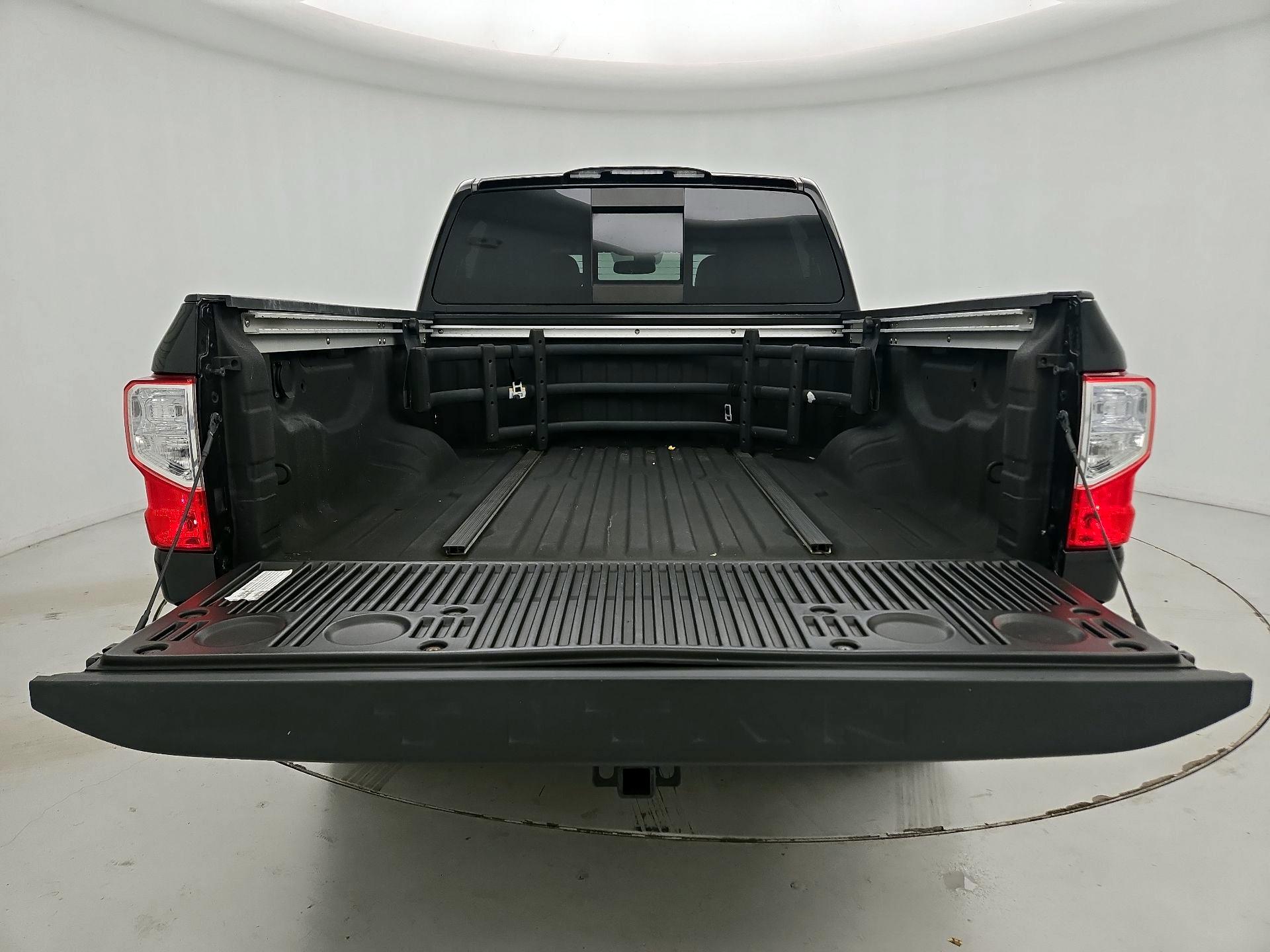 Thumbnail: 2018 Nissan Titan - 20