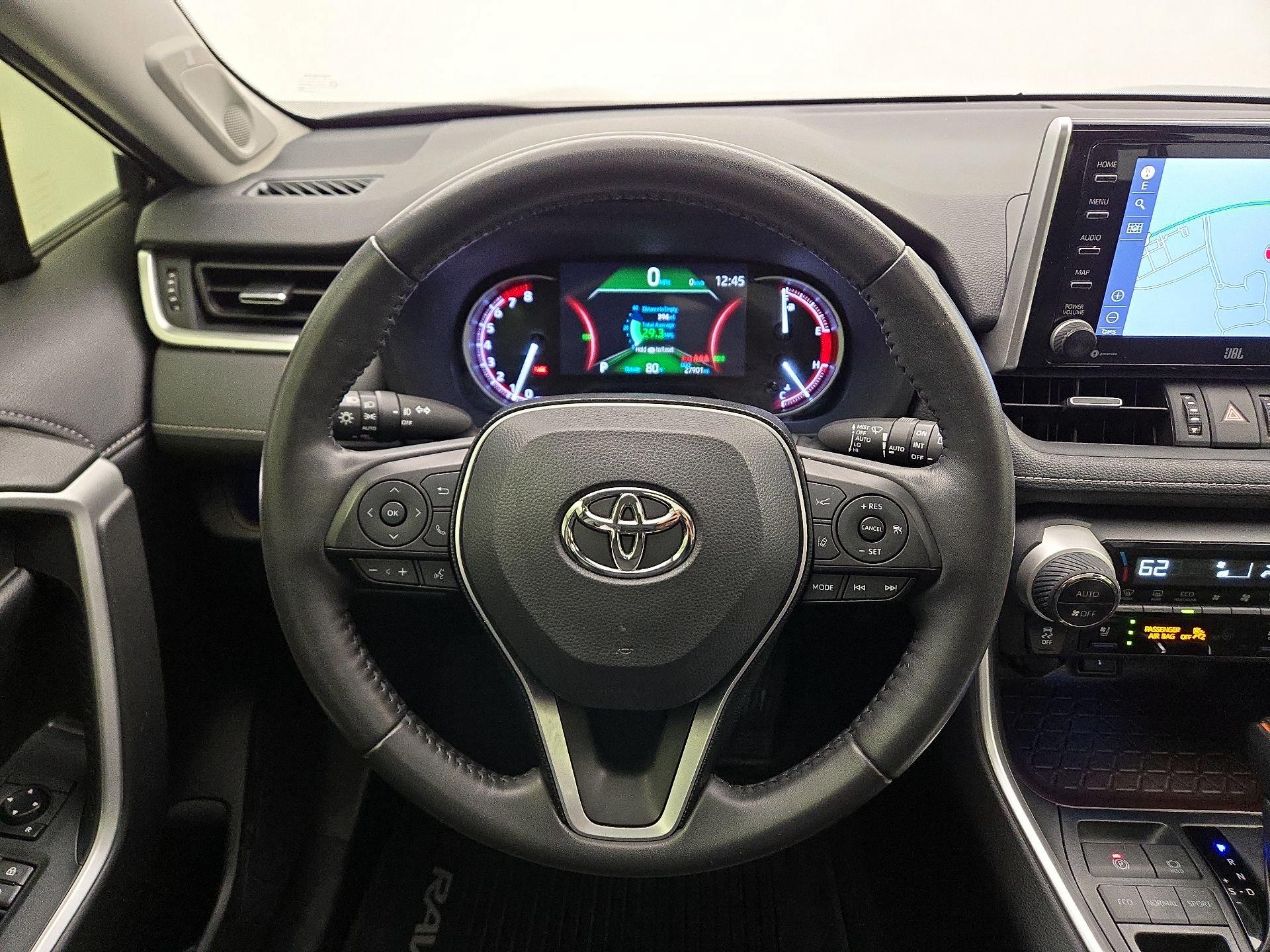 Thumbnail: 2020 Toyota RAV4 - 10