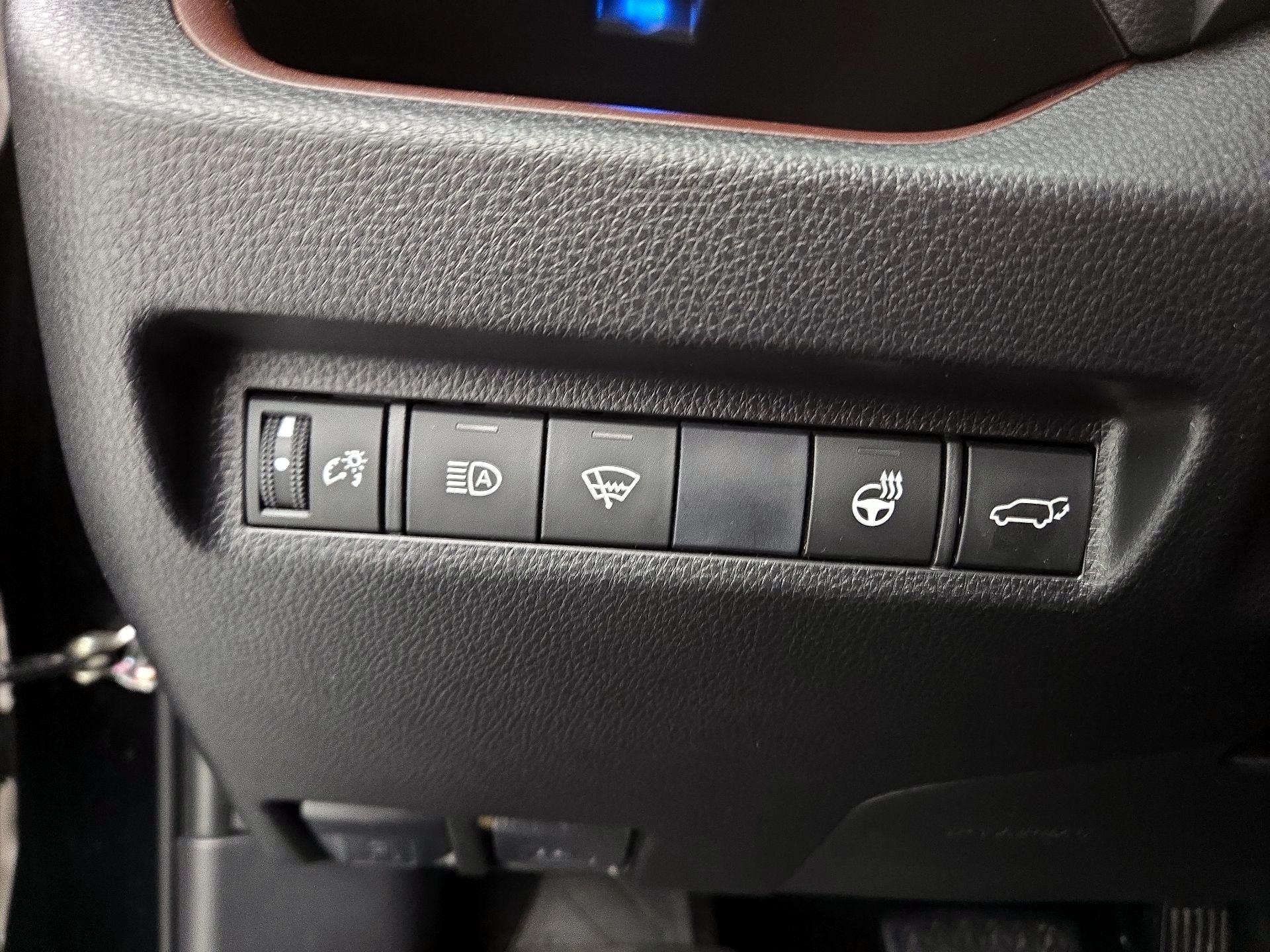 Thumbnail: 2020 Toyota RAV4 - 13