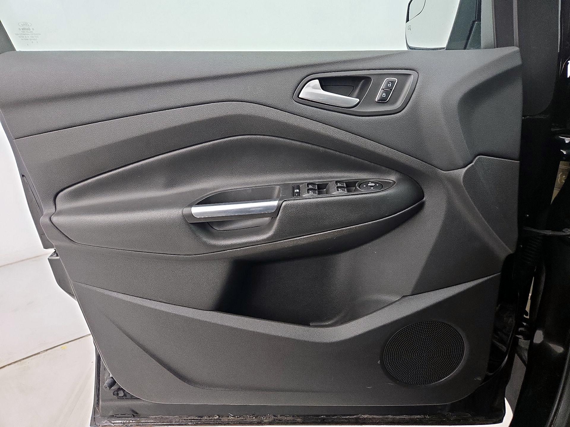 Thumbnail: 2016 Ford Escape - 12