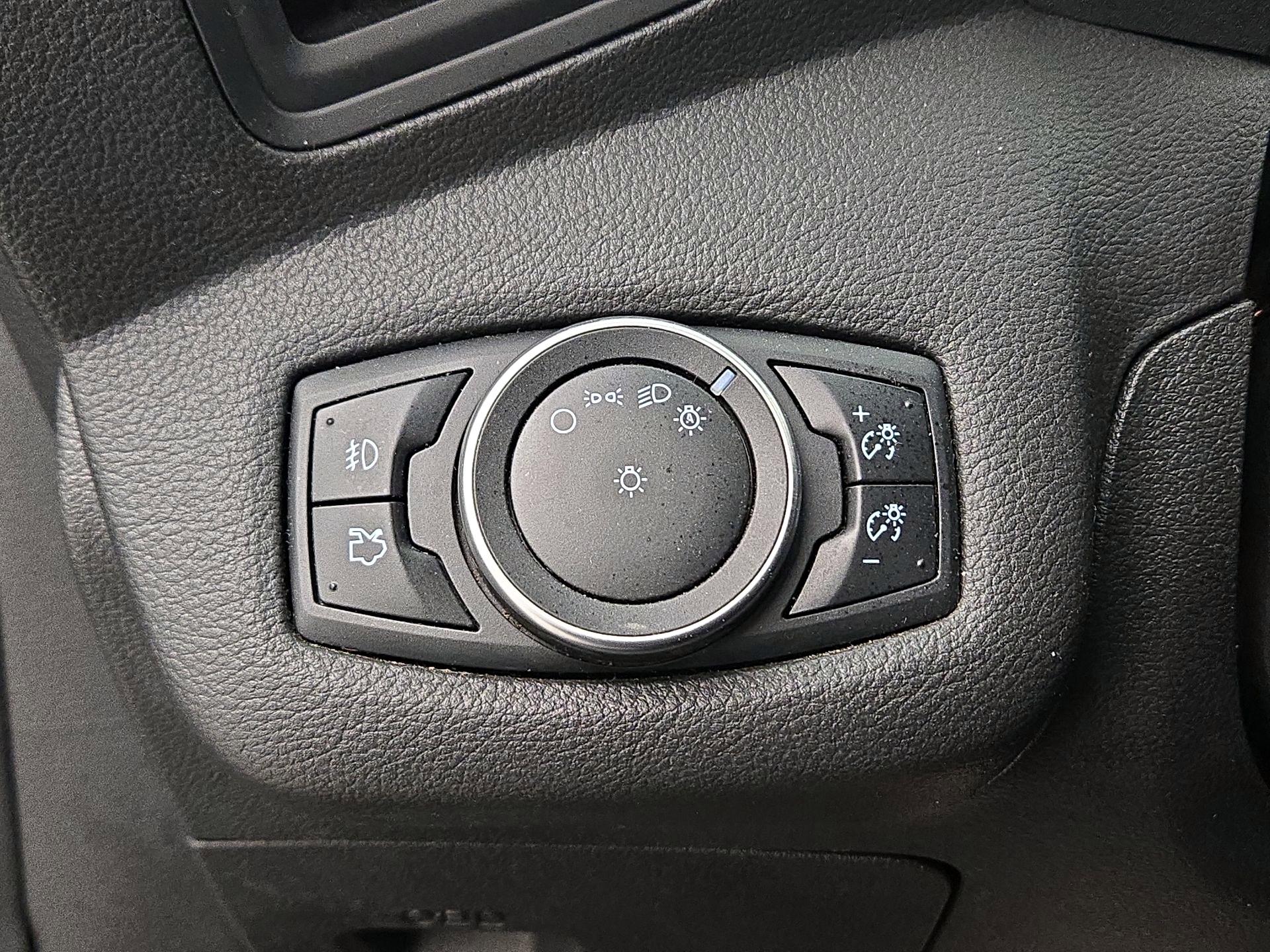 Thumbnail: 2016 Ford Escape - 13