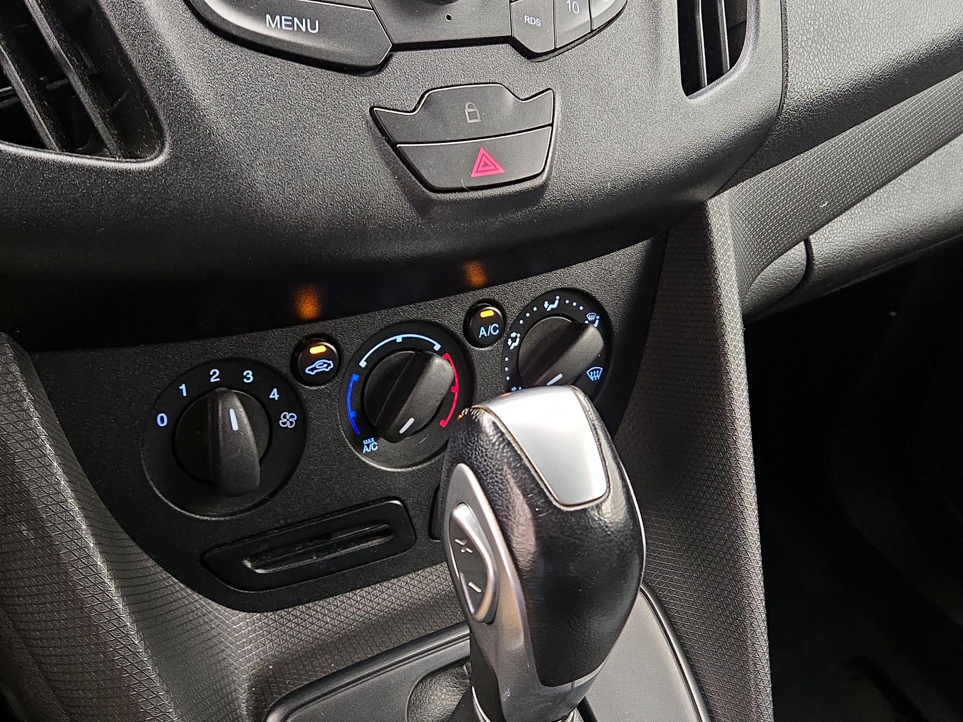 Thumbnail: 2015 Ford Transit Series - 15