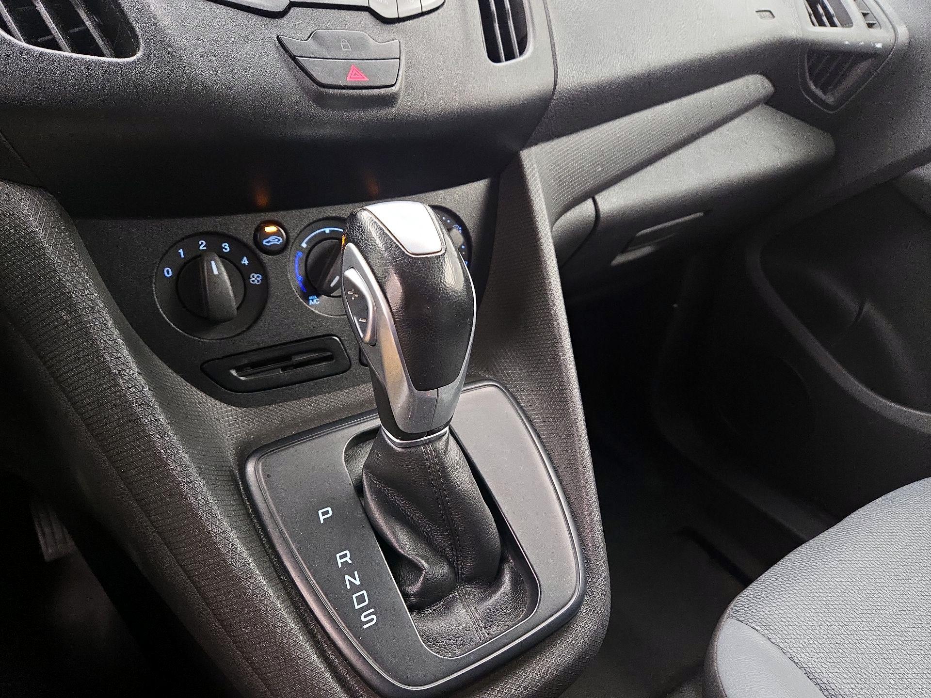 Thumbnail: 2015 Ford Transit Series - 16