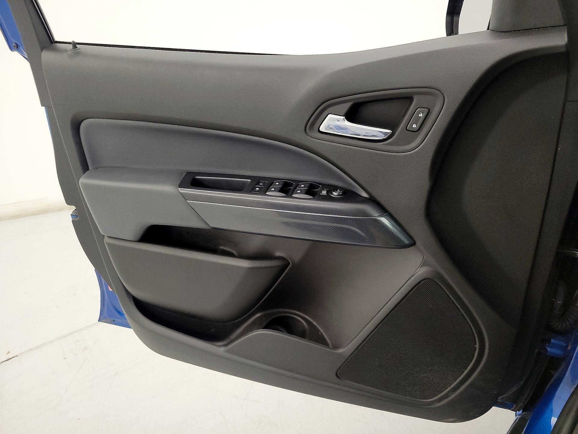 Thumbnail: 2021 Chevrolet Colorado - 12