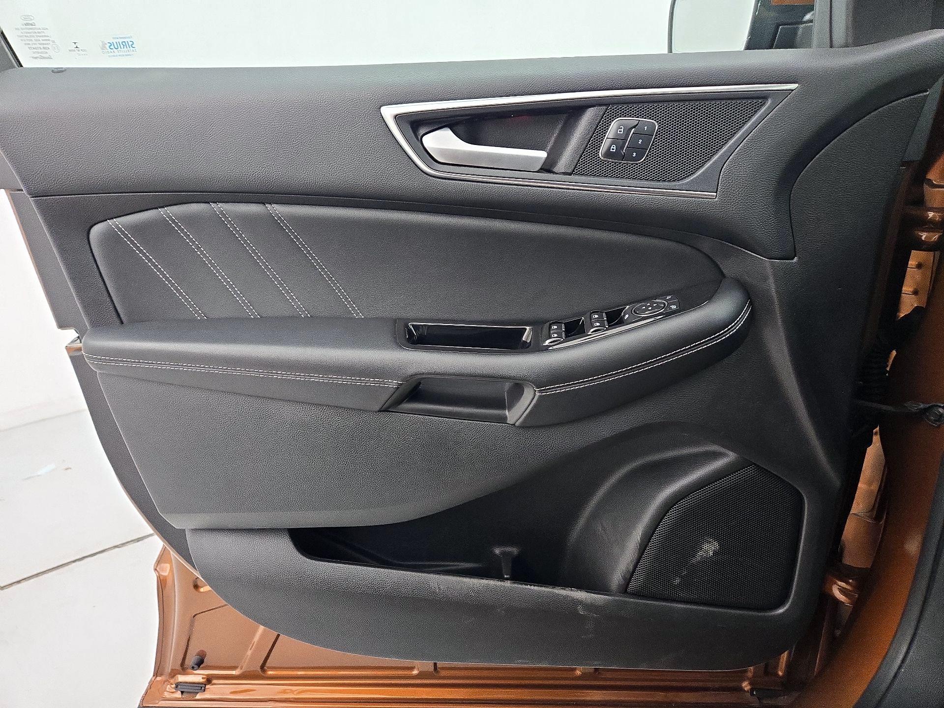 Thumbnail: 2017 Ford Edge - 12