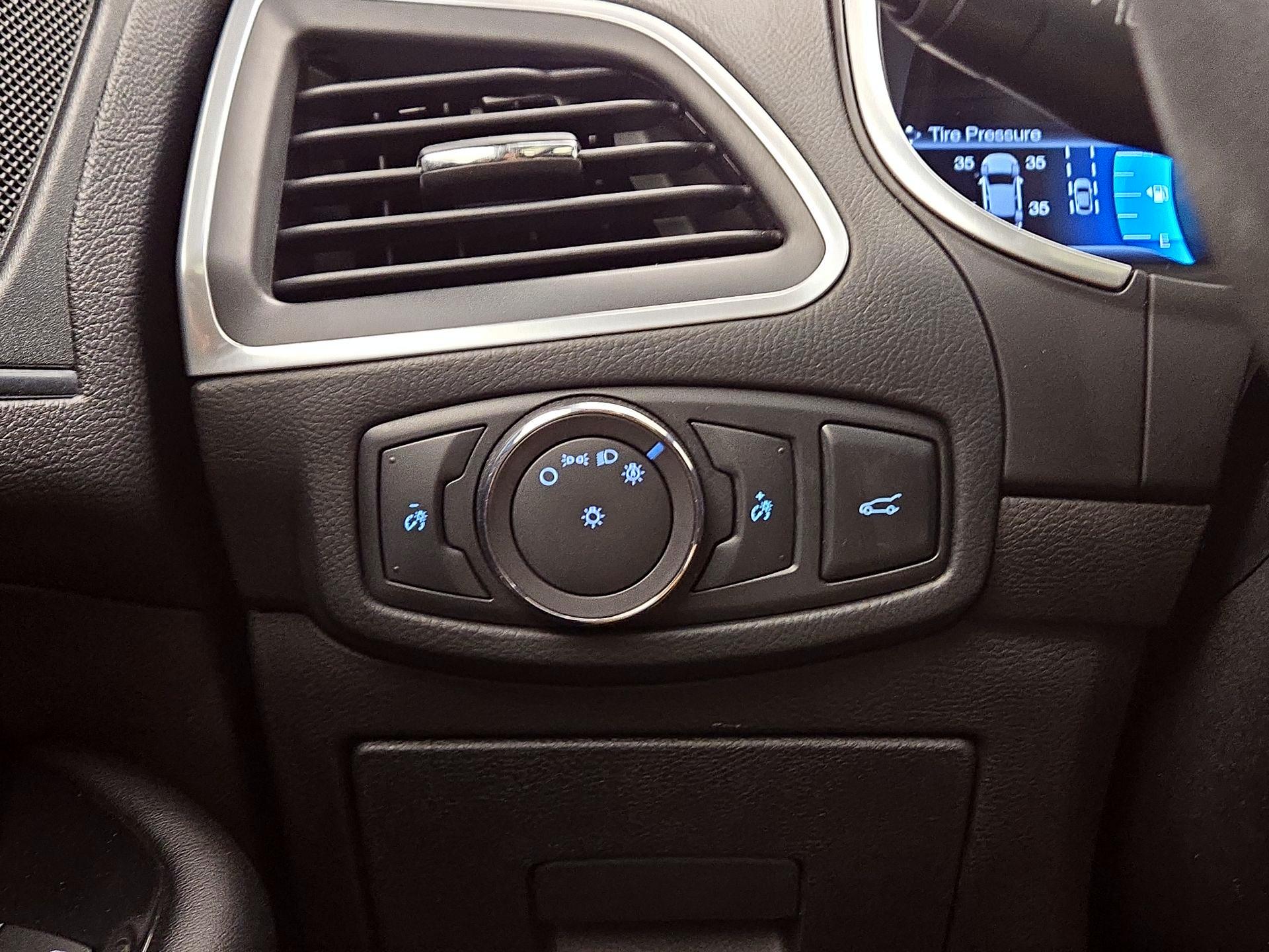 Thumbnail: 2017 Ford Edge - 13