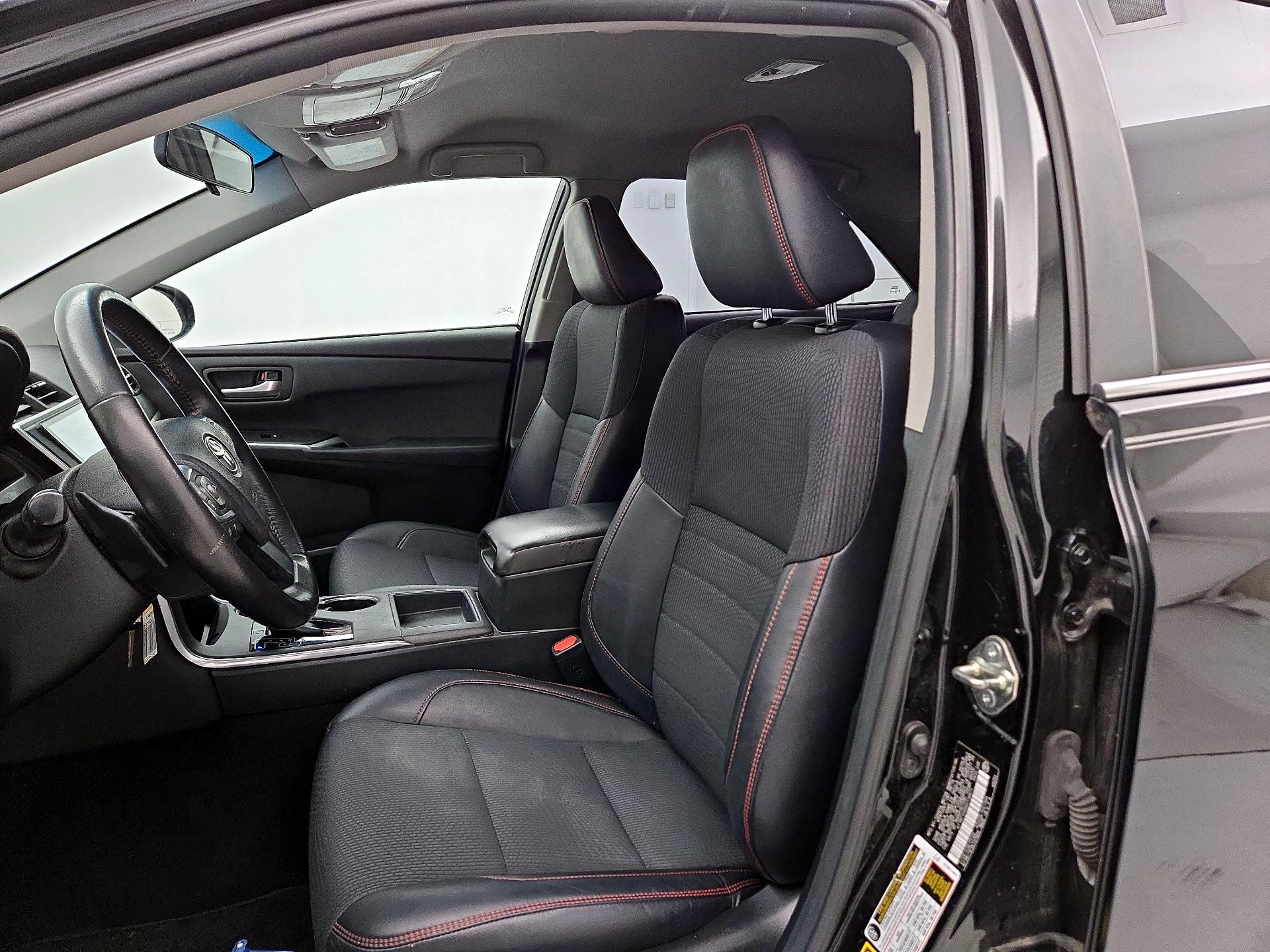 Thumbnail: 2016 Toyota Camry - 11