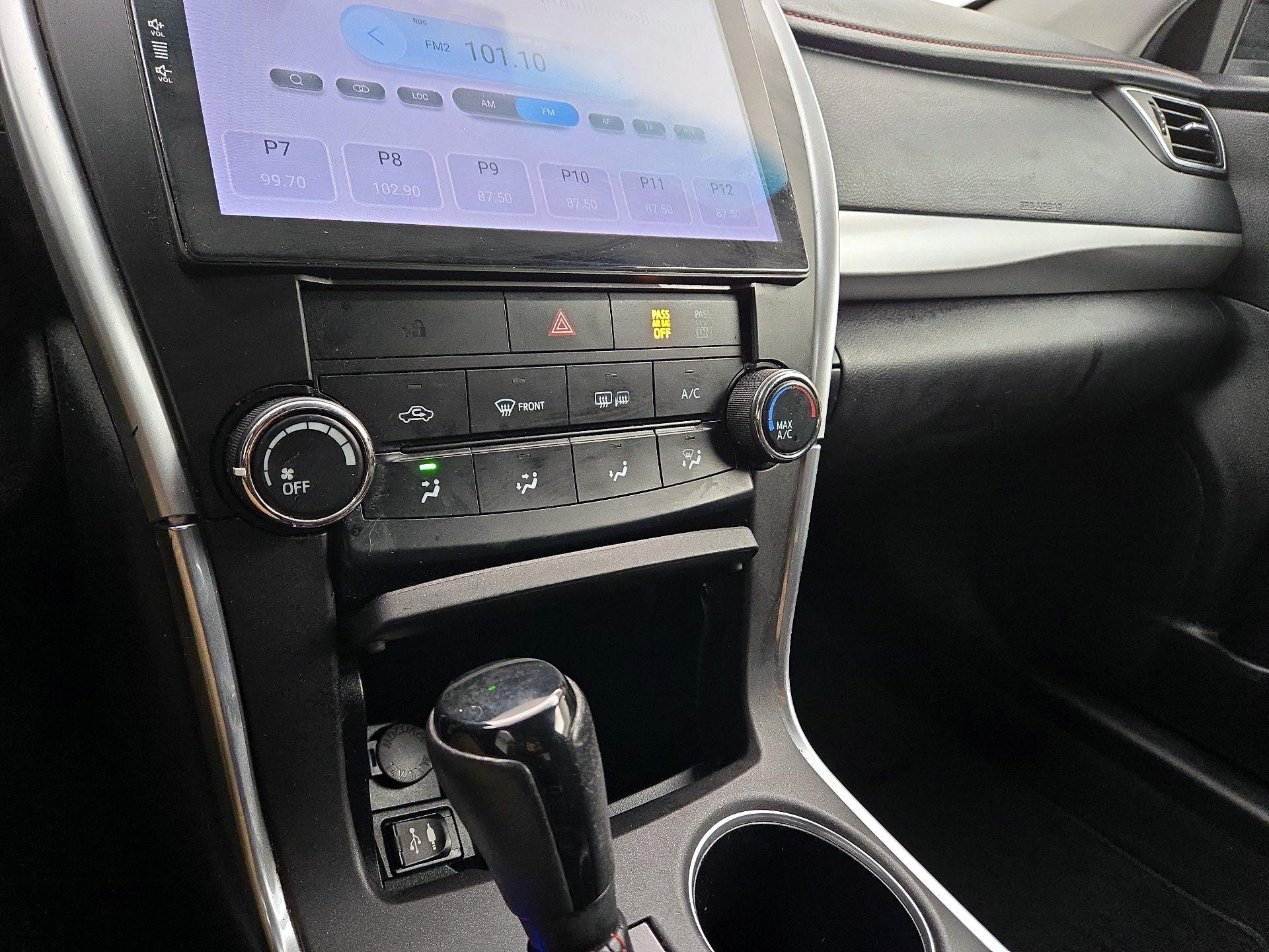 Thumbnail: 2016 Toyota Camry - 16