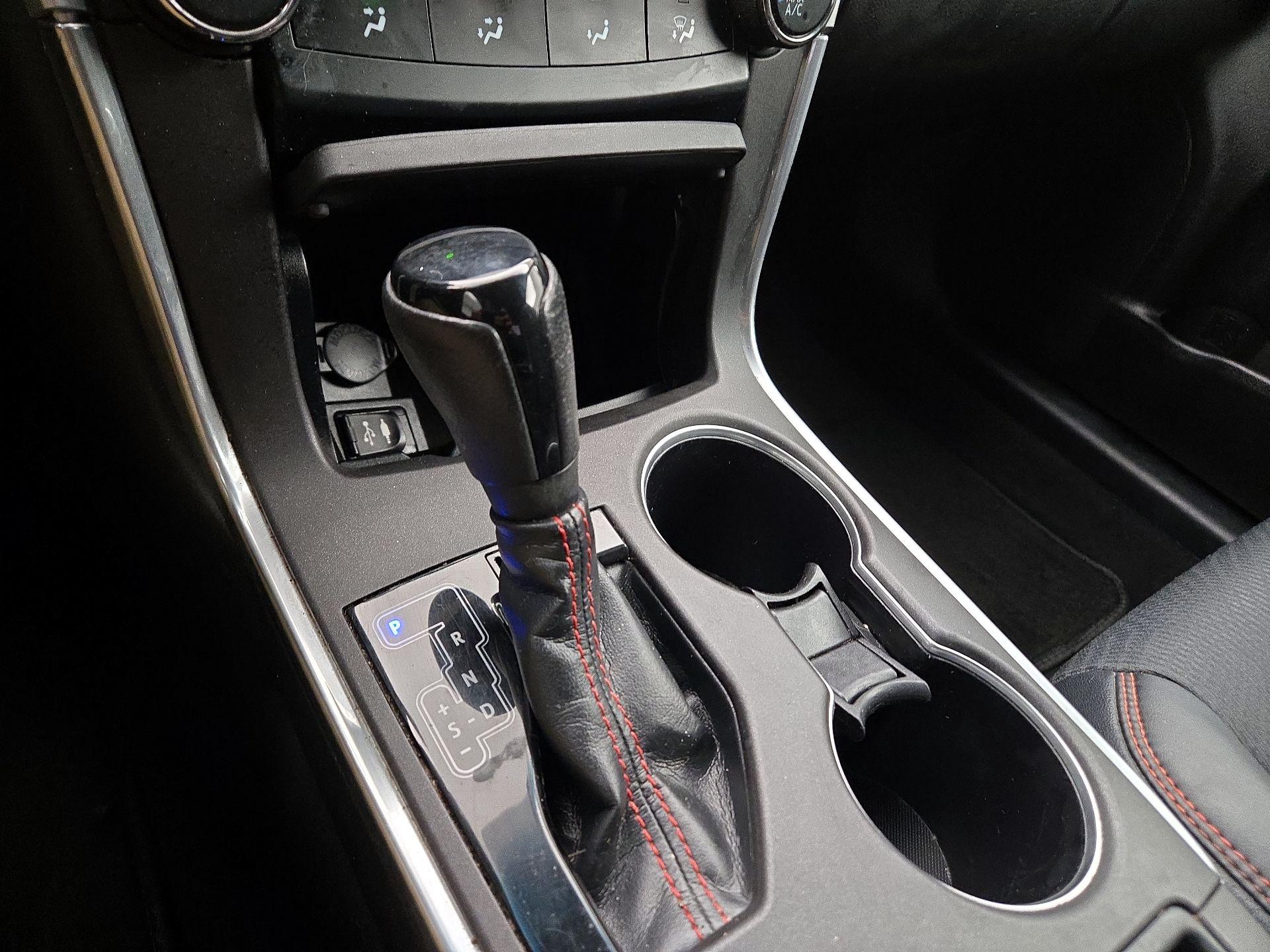 Thumbnail: 2016 Toyota Camry - 17