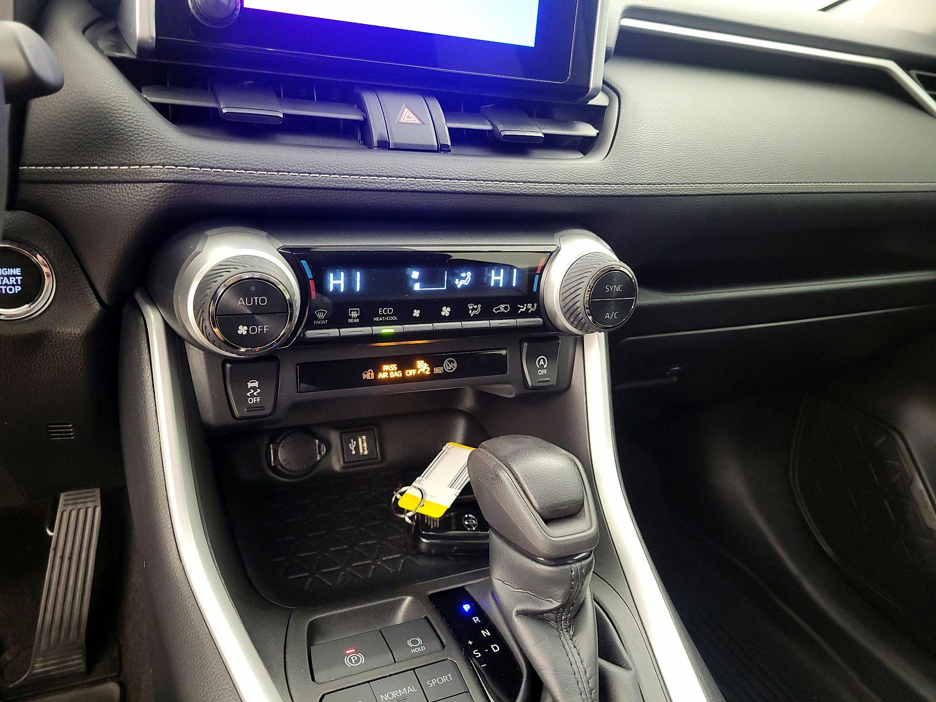 Thumbnail: 2023 Toyota RAV4 - 15