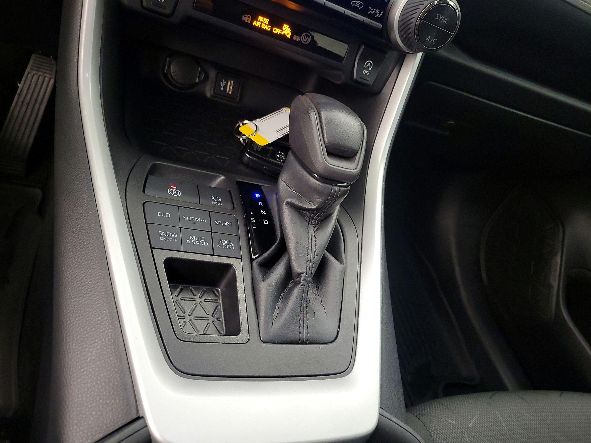 Thumbnail: 2023 Toyota RAV4 - 16