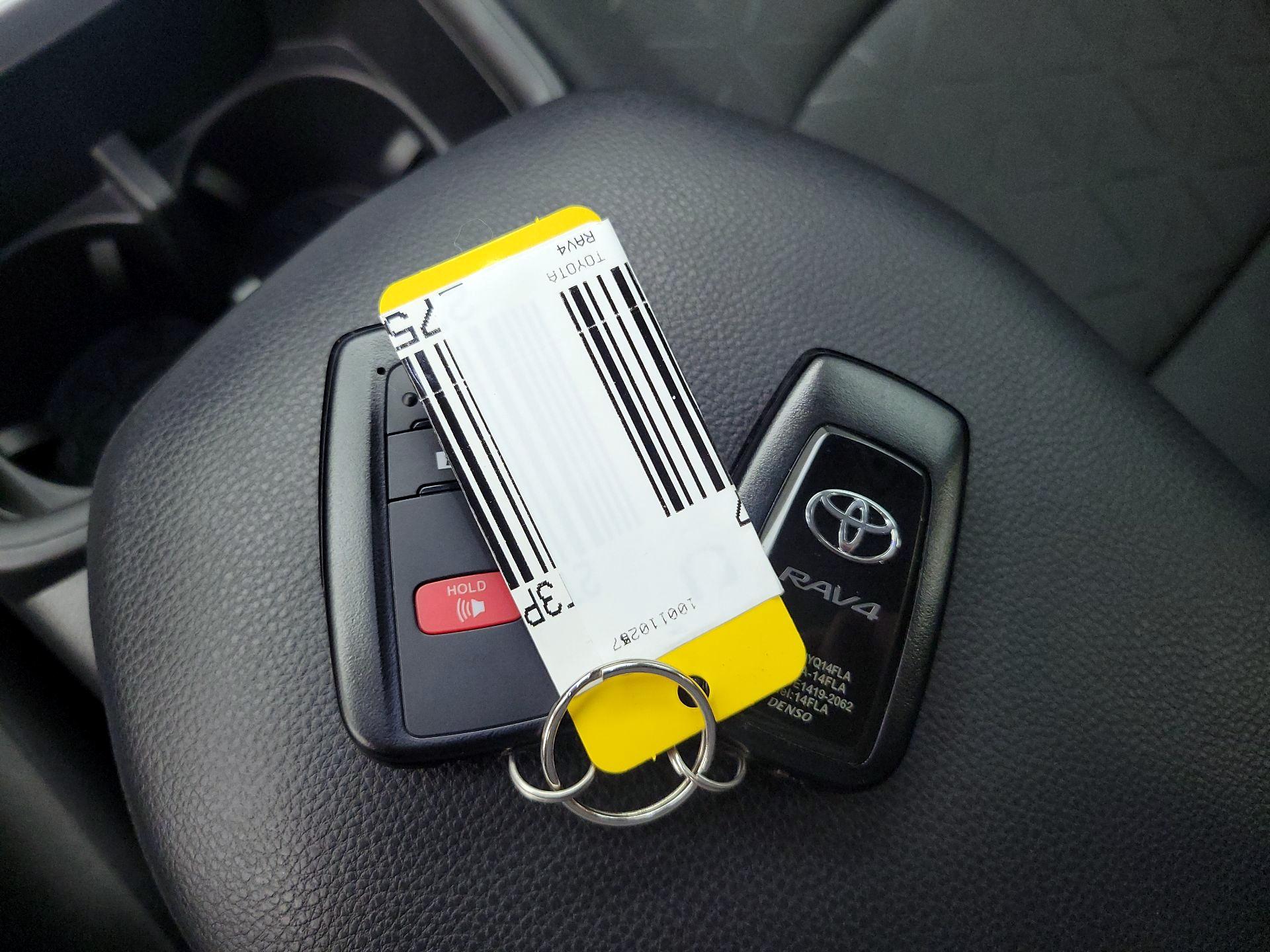 Thumbnail: 2023 Toyota RAV4 - 20