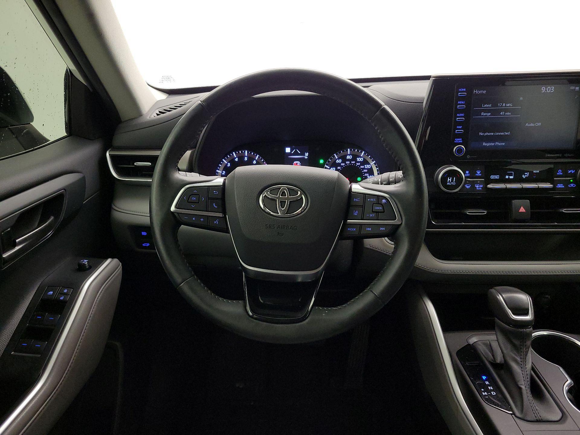 Thumbnail: 2020 Toyota Highlander - 10