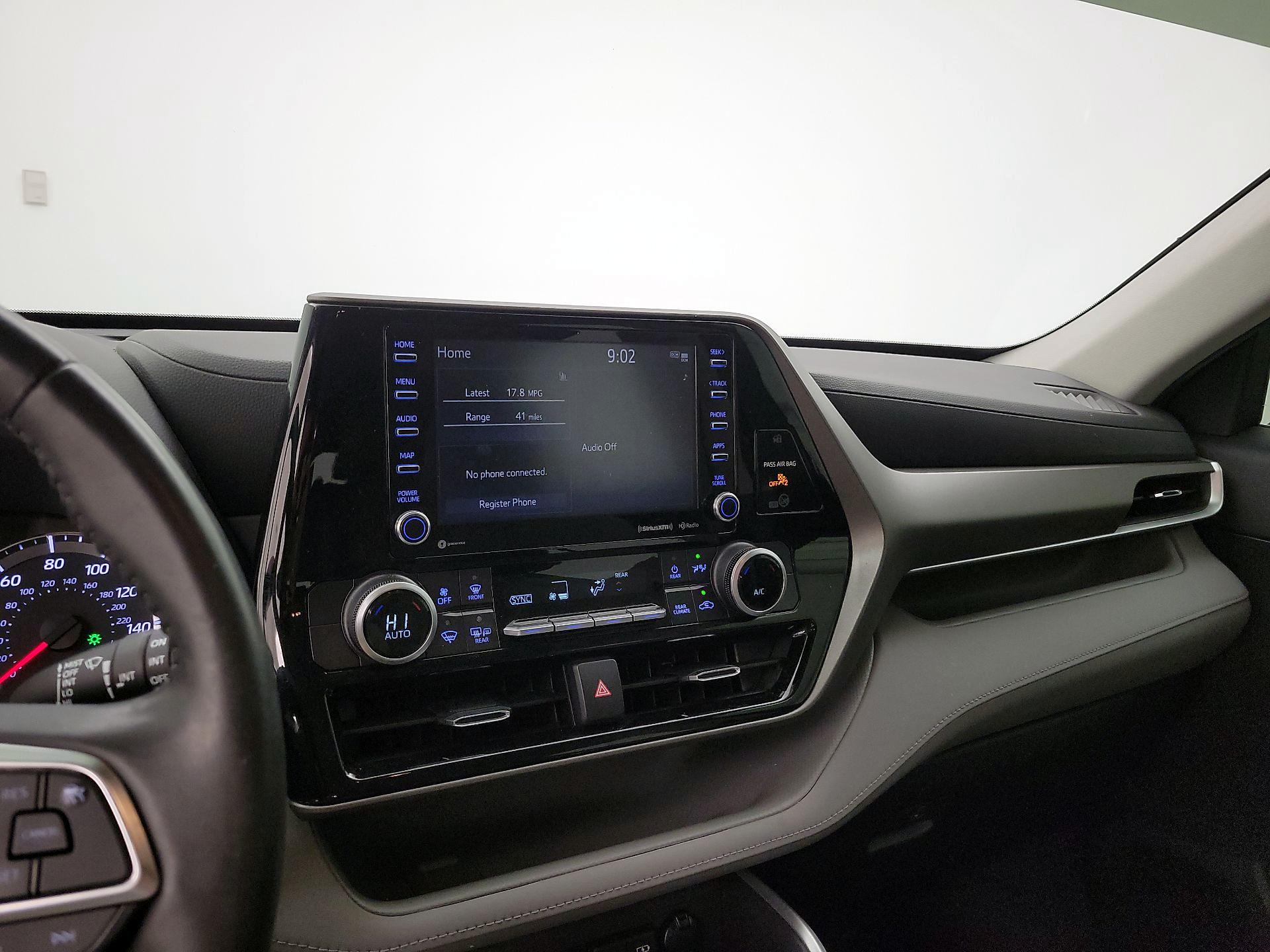 Thumbnail: 2020 Toyota Highlander - 14