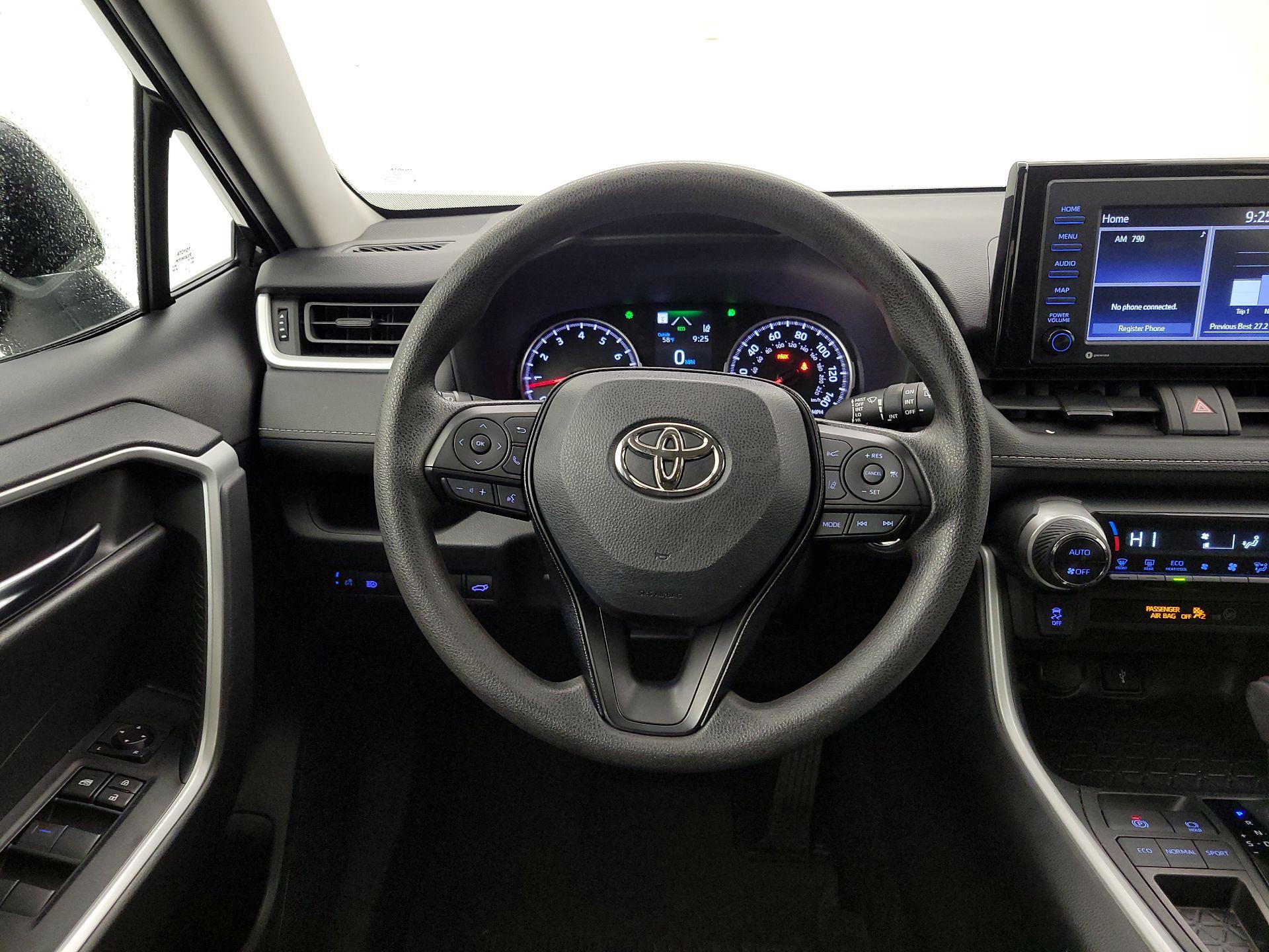 Thumbnail: 2021 Toyota RAV4 - 10