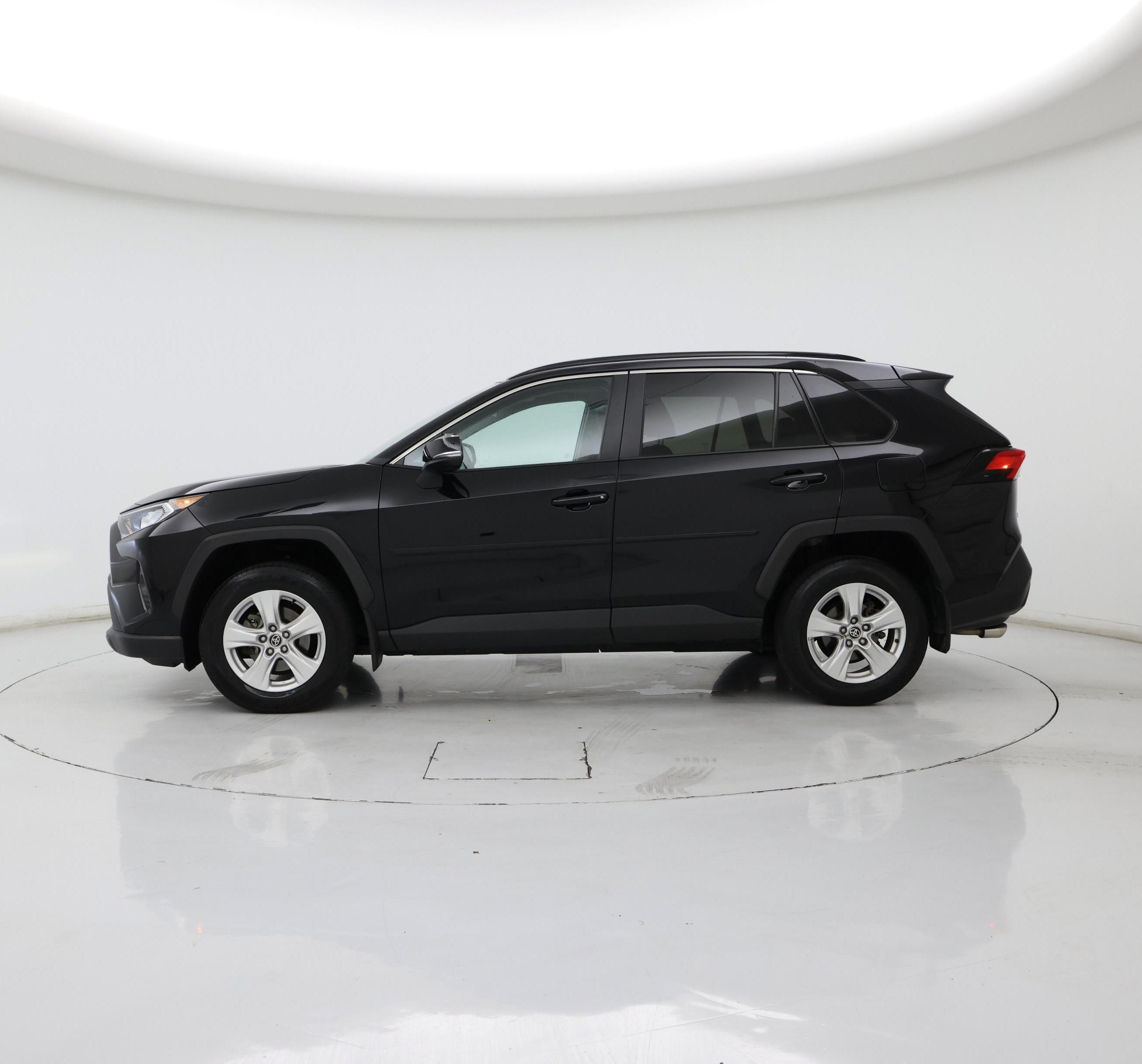Thumbnail: 2021 Toyota RAV4 - 3