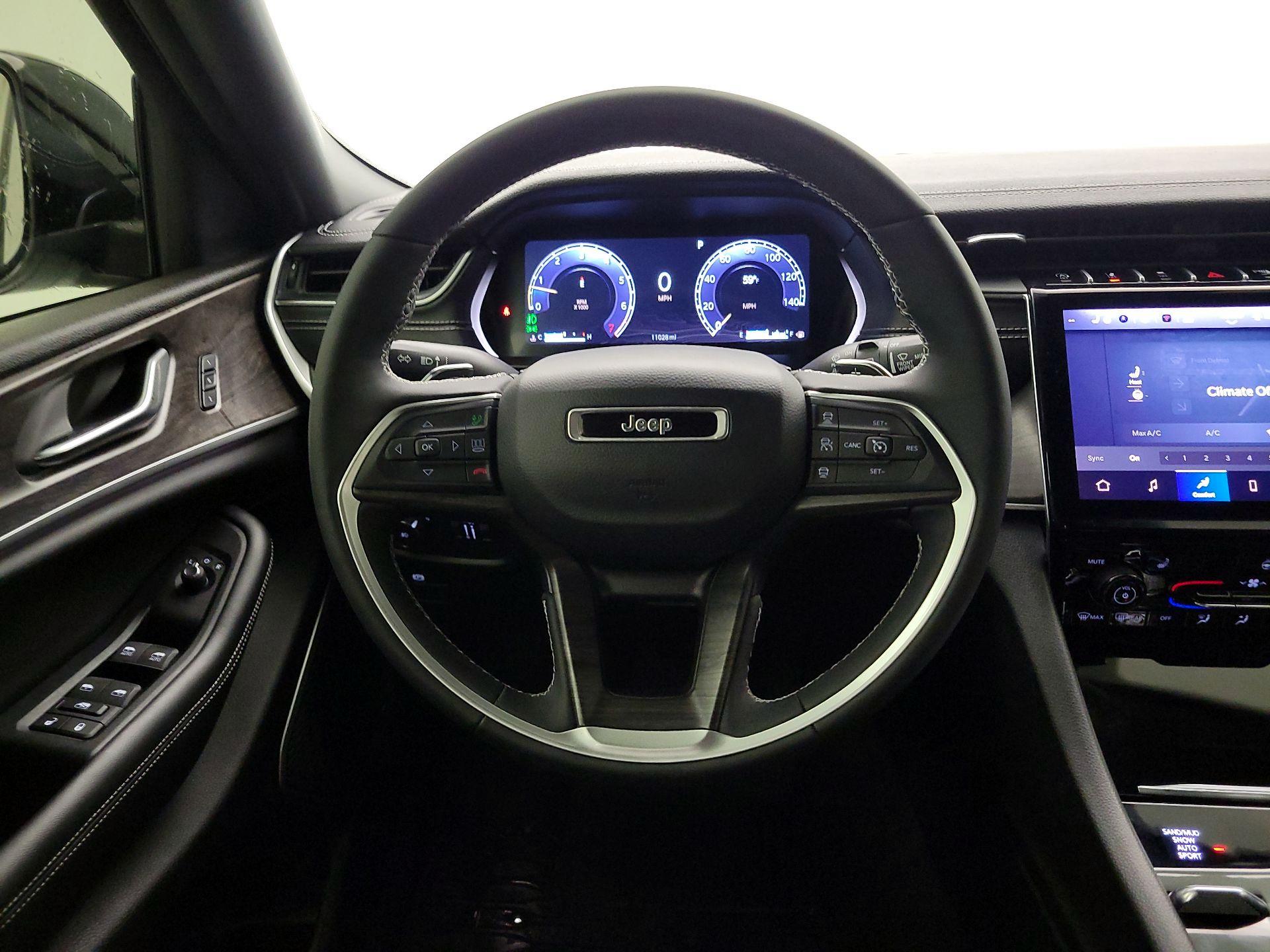 Thumbnail: 2024 Jeep Grand Cherokee - 10